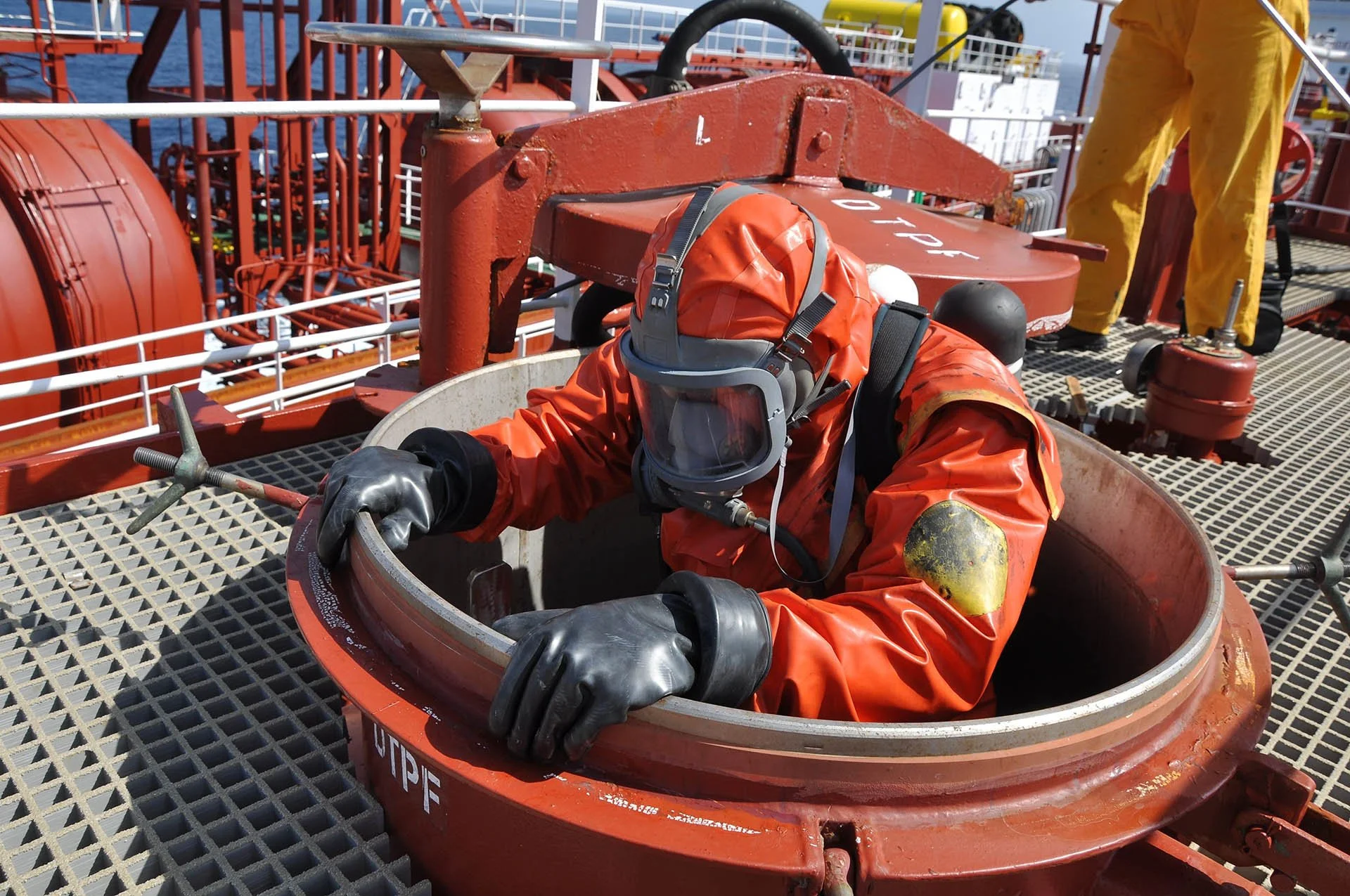 Fuel tank service & maintenance