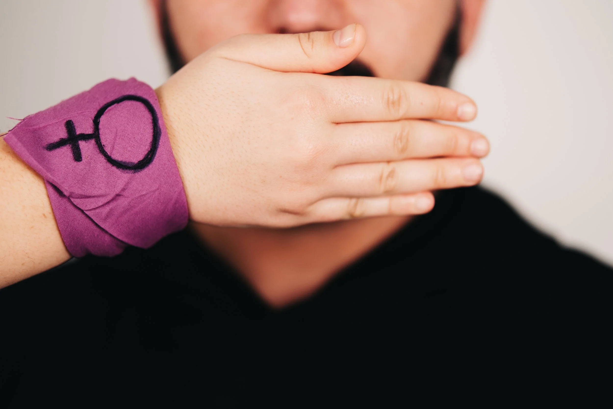 “Escríbeme cuando llegues”. Violencia sexual.