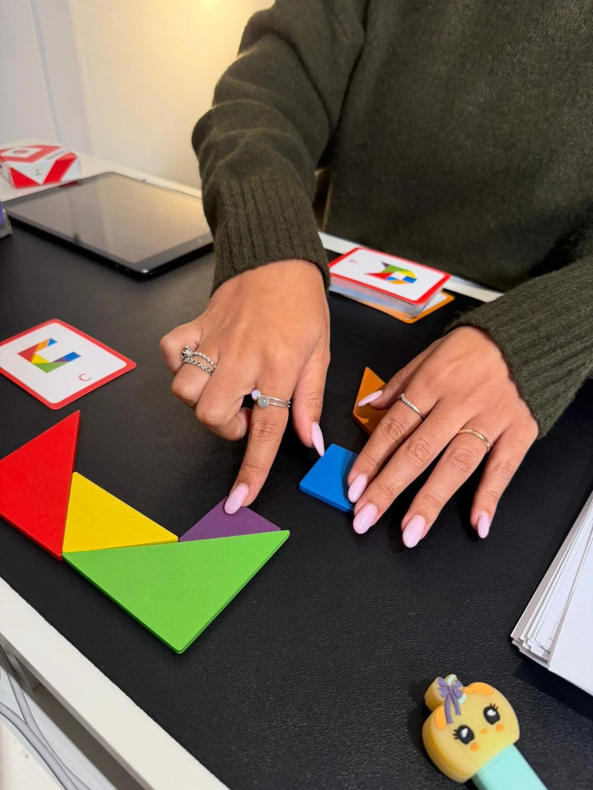 Detalle del material profesional utilizado en consulta de psicología y evaluación neuropsicológica