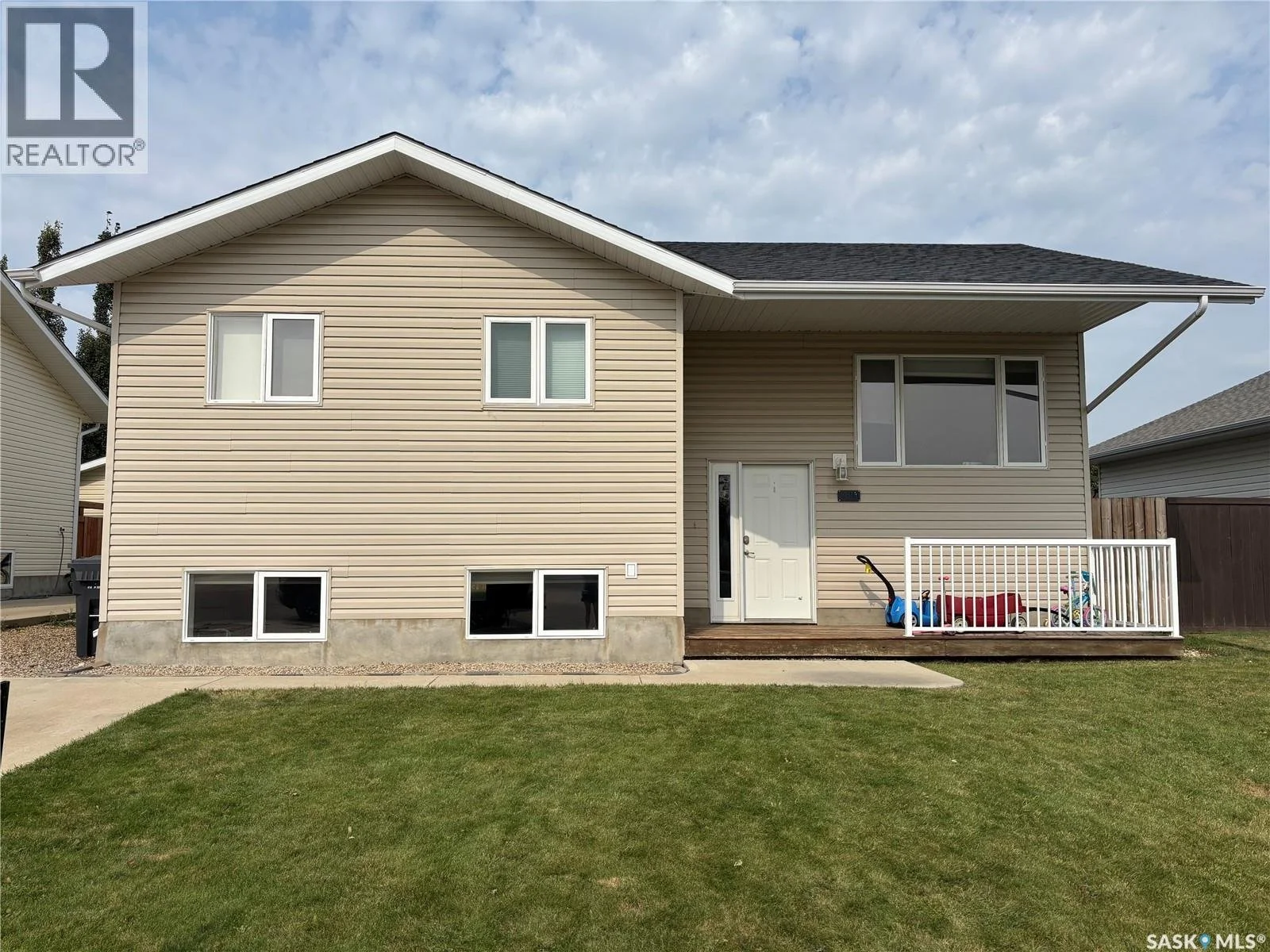 SK017925_813 Lochwood Pl.jpg