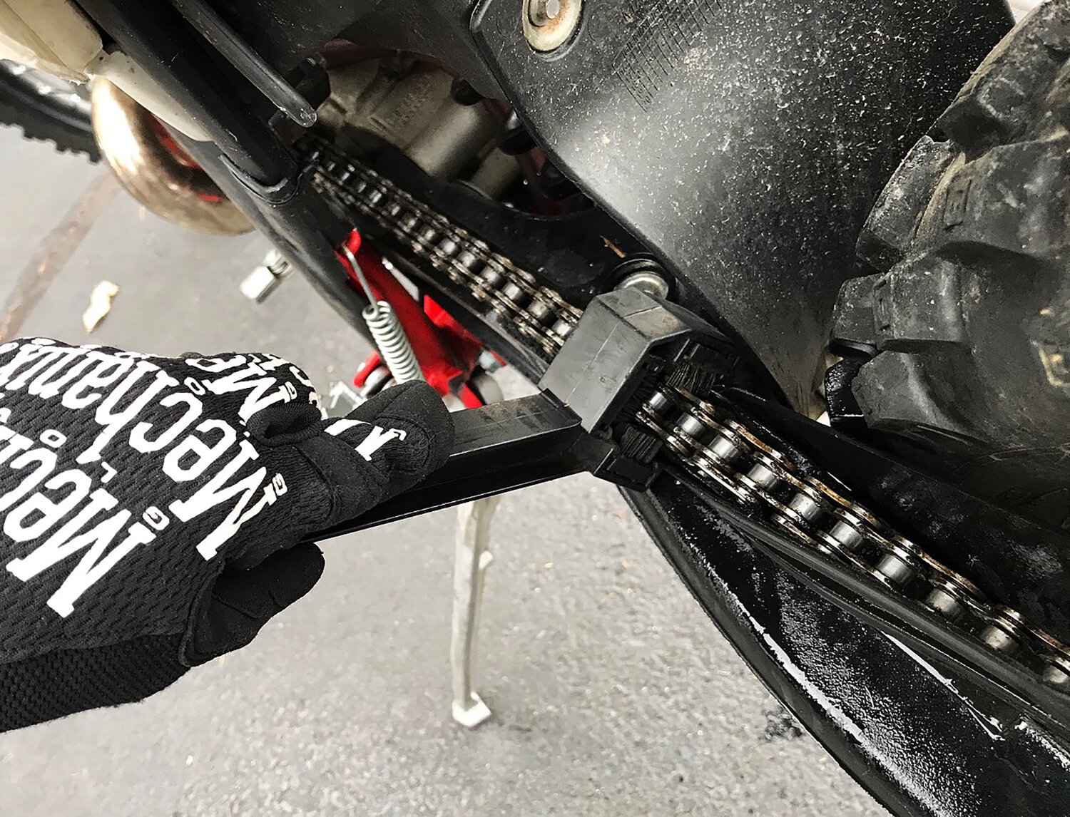 Chain maintenance! What is your favorite chain cleaner and lube? :  r/motorcycle