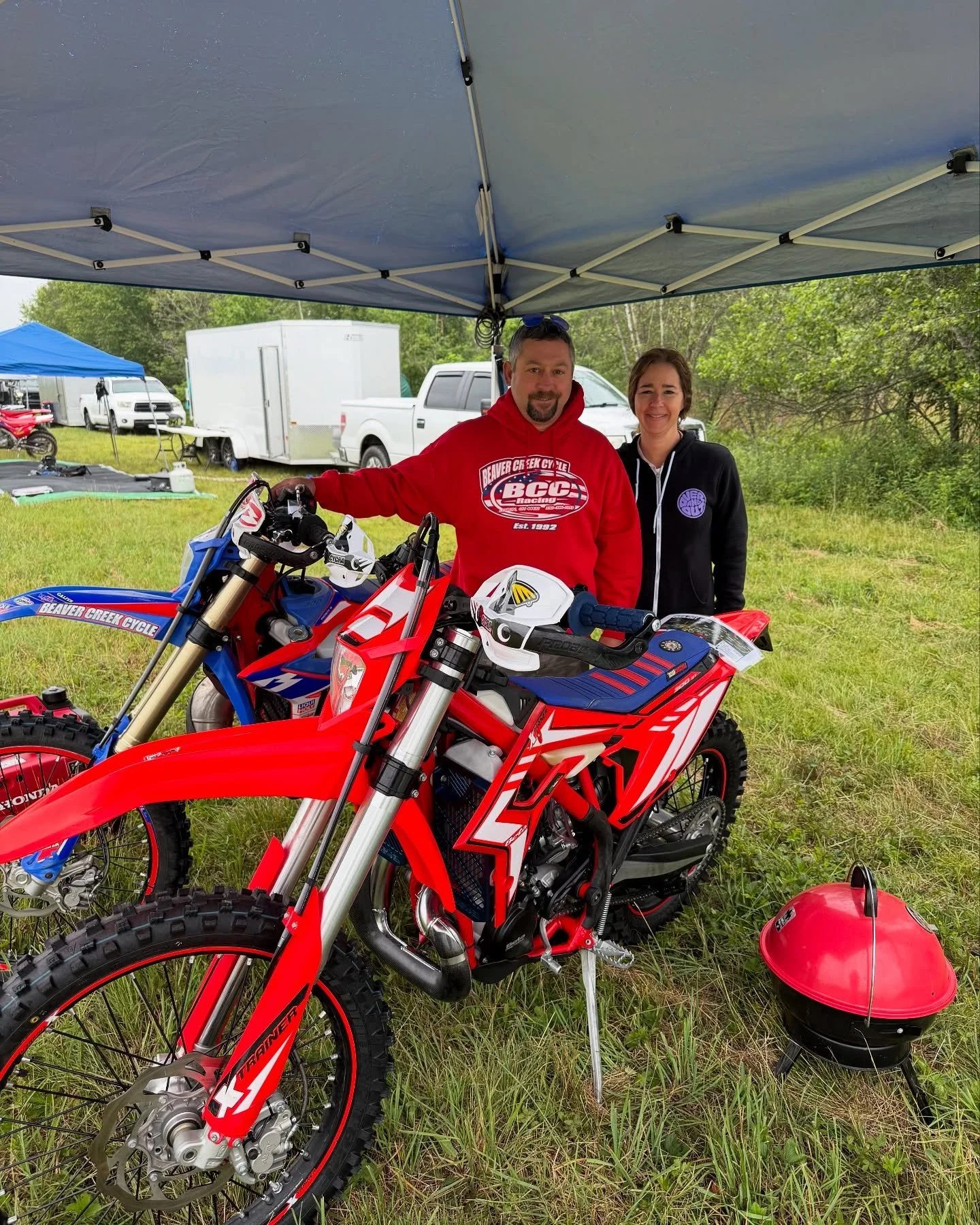 BETA FAM! ❤️ So grateful to have another year of support from @betausa 🙌 

Beta Motorcycles are a top choice for all kinds of riders who want to have fun OVER the mountains and OUT on the trails, and they&rsquo;re the official motorcycle of @overand