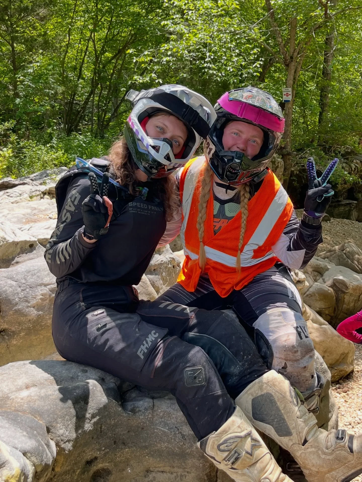 Looking back at our first Midwest women&rsquo;s campout at @hardwoodhillsranch in Missouri, where we welcomed so many cool, friendly, inspiring ladies!

This place was a dream, and we had pro racer @rachel_gutfish there to lead a trail walk and a var