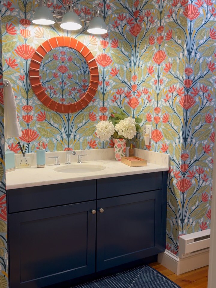 Unapologetic personality in every detail of this powder room. 😍 Life is too short for beige don&rsquo;t you think?