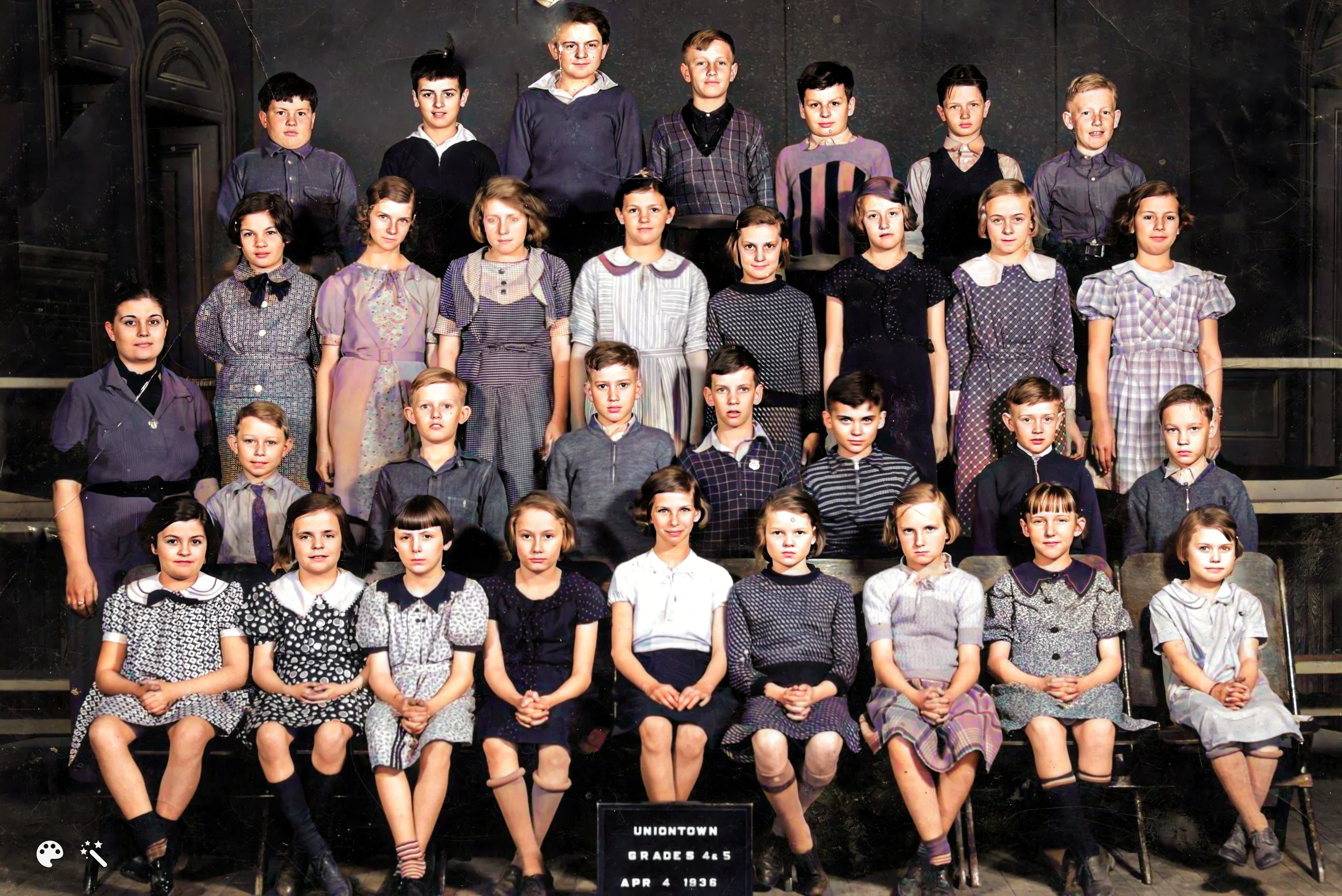 Kiser, Catherine-1936_04_04, Uniontown School, 5th Grade (First row, 3rd from right)