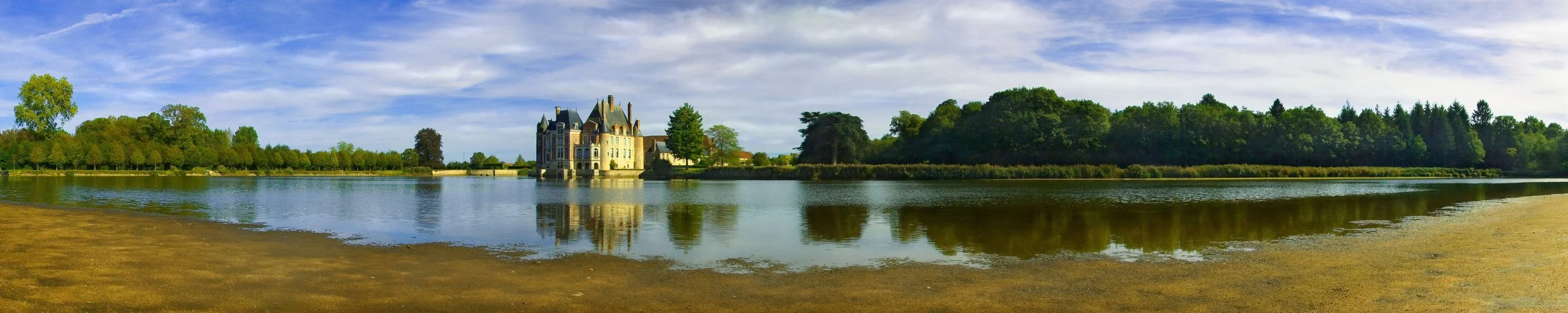 Chateau at La Bussiere I_D-Web.jpeg