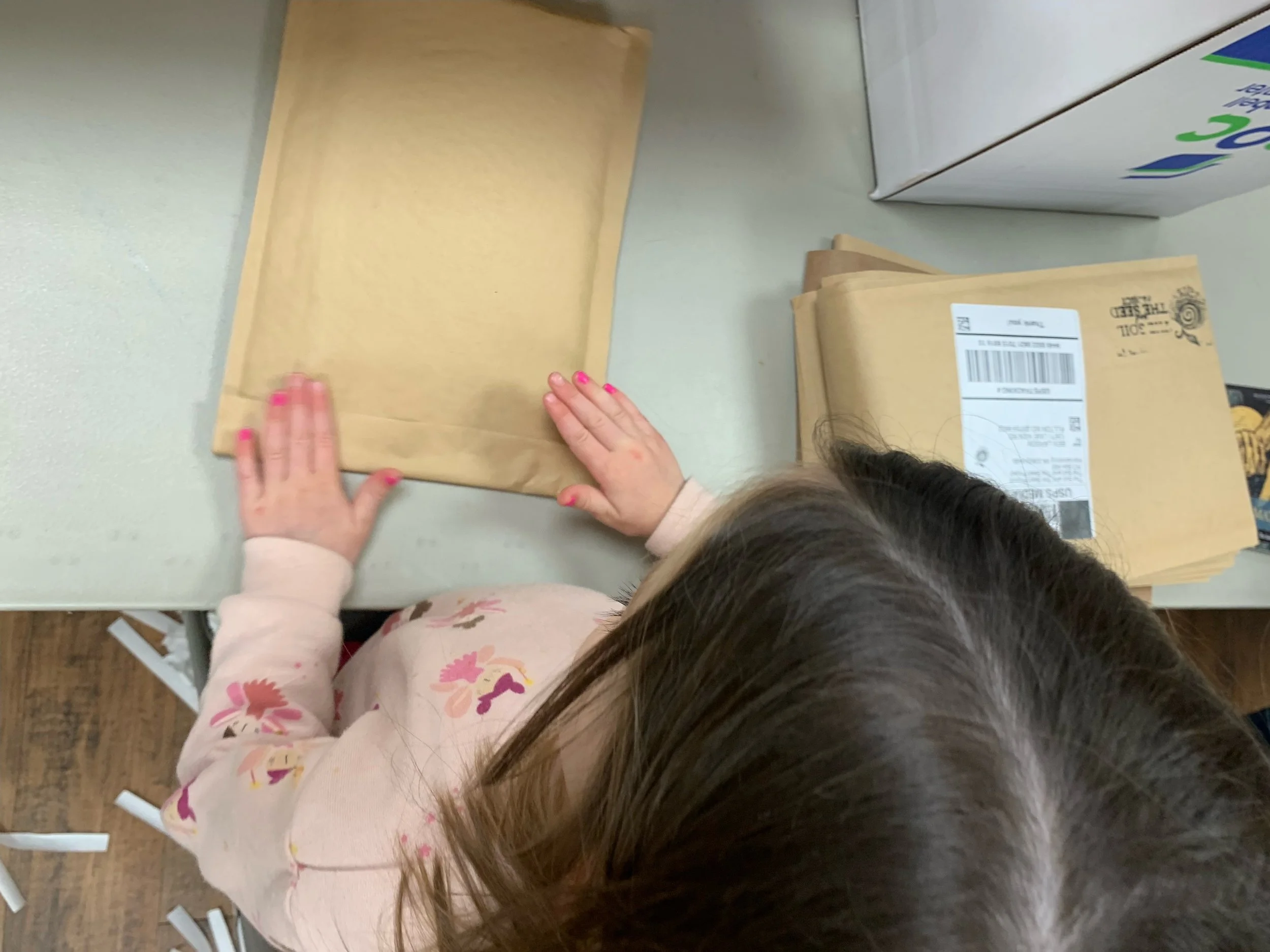 251117 Packing Party_14.jpeg