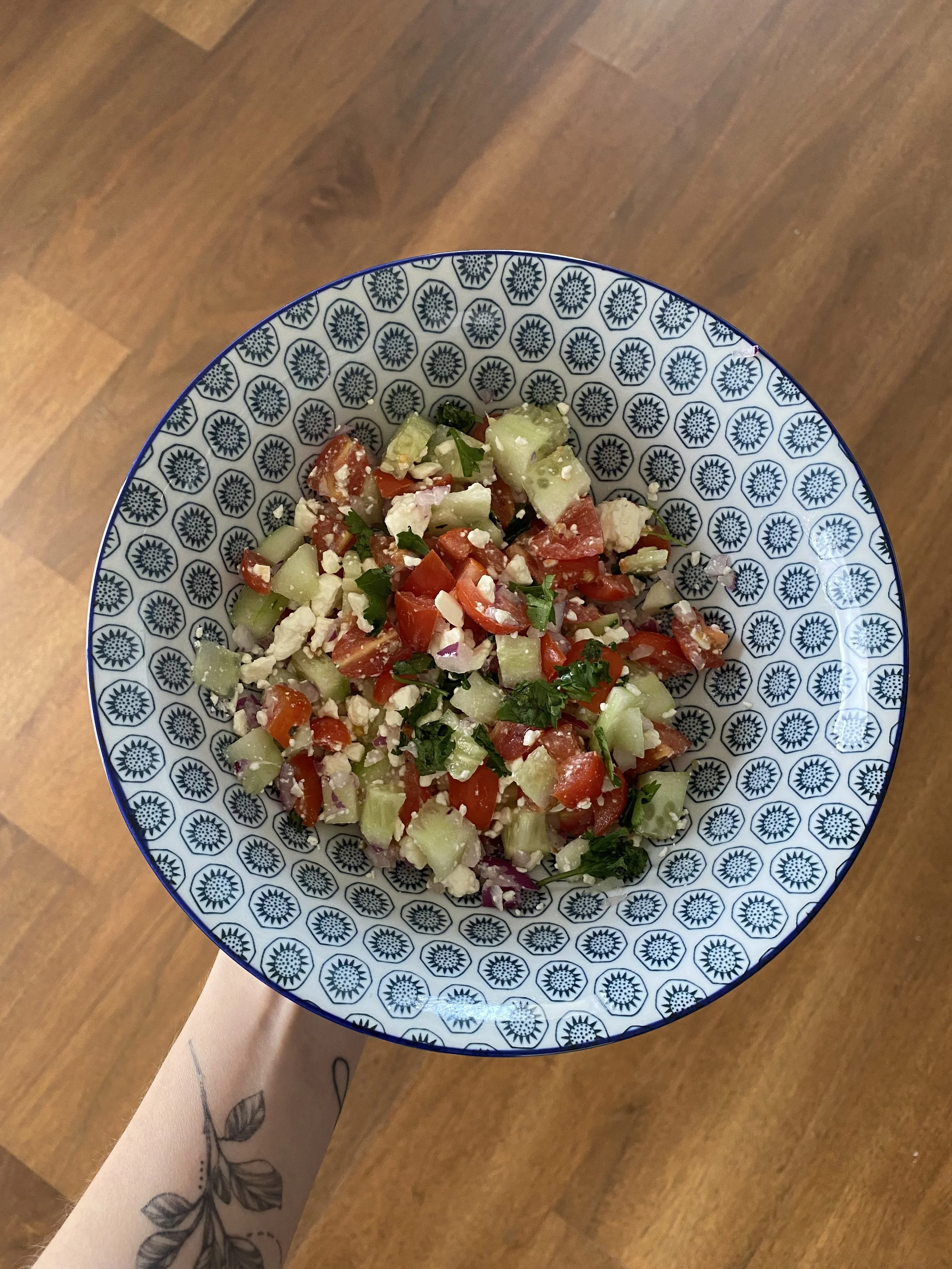 Ensalada griega con tomate y pepino