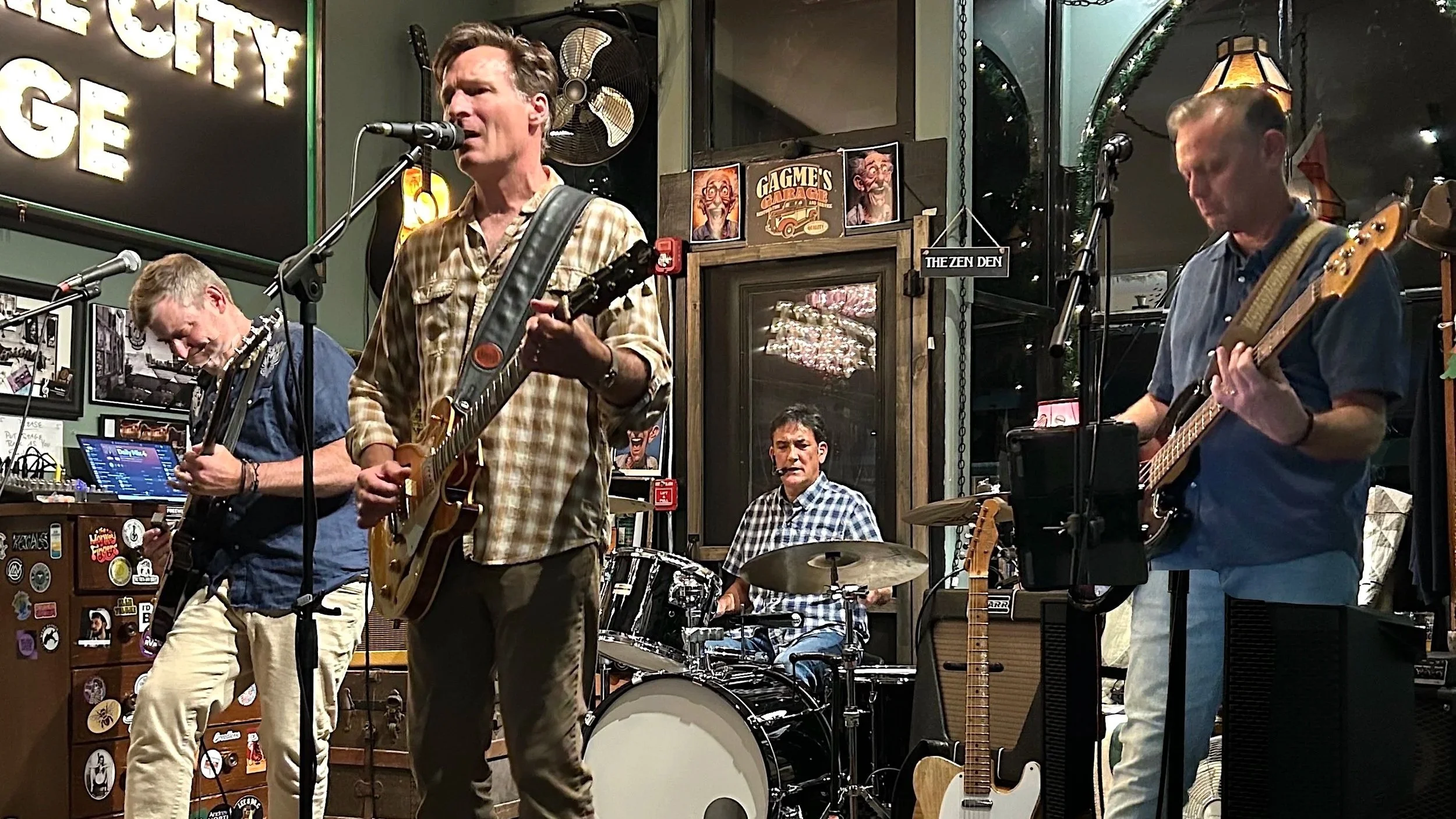 Dave Hunter & the Seven Hundred w/ the World Famous Grassholes