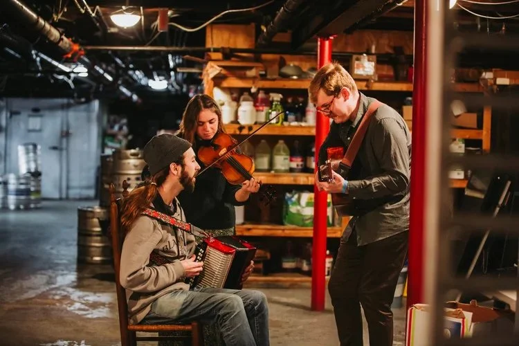 Elias Cardoso Trio w/ Clara Rose &amp; Raphaella Hero