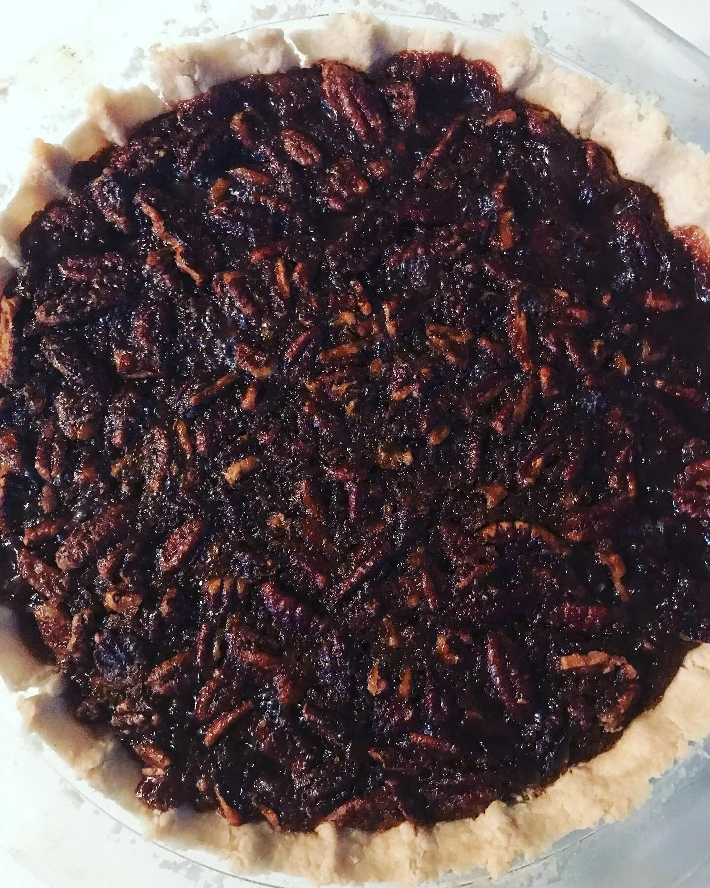 #vegan#glutenfree#pecanpie 💕 I honestly wasn’t sure how this was going to turn out but it’s good, really good. I kept the first one and made another for here haha. 🤤 If you forgot you have somebody with a special diet stopping by I&rsqu