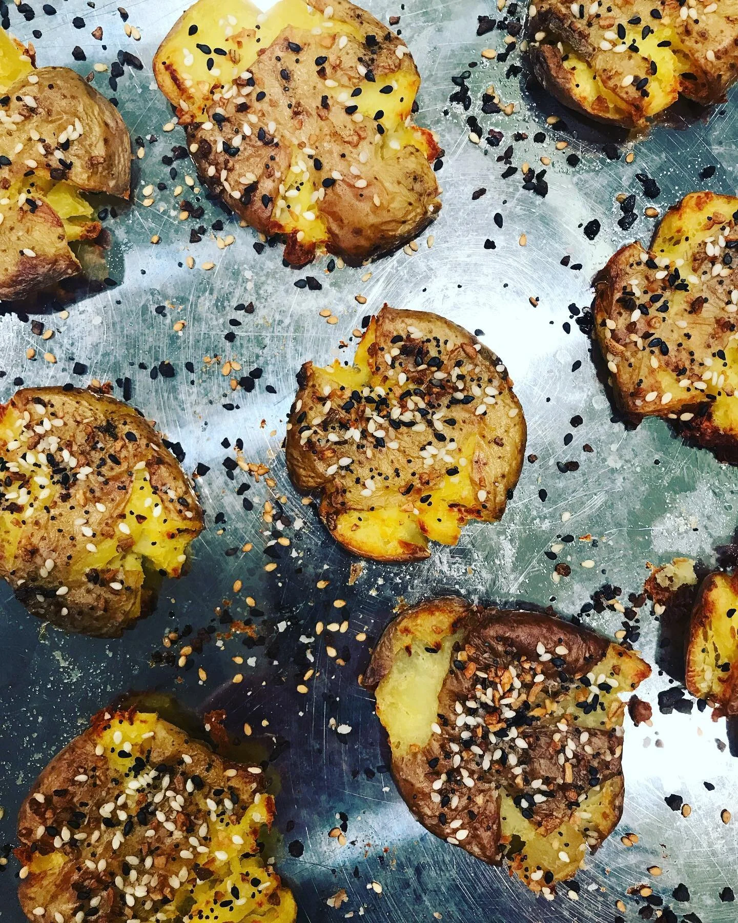 HAPPY THANKSGIVING #smashed#everything#creamers 😋 #vegan#glutenfree#applecrumbpie 💕 Thanks to all of my customers, friends and family for your love and support!  Hope you have a great day filled w laughs and smiles o and great food. If you forgot s