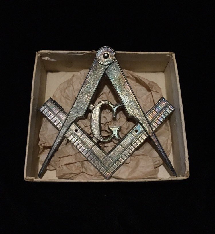 https://i.etsystatic.com/10535132/r/il/a565b0/2171220542/il_fullxfull.2171220542_42kj.jpg