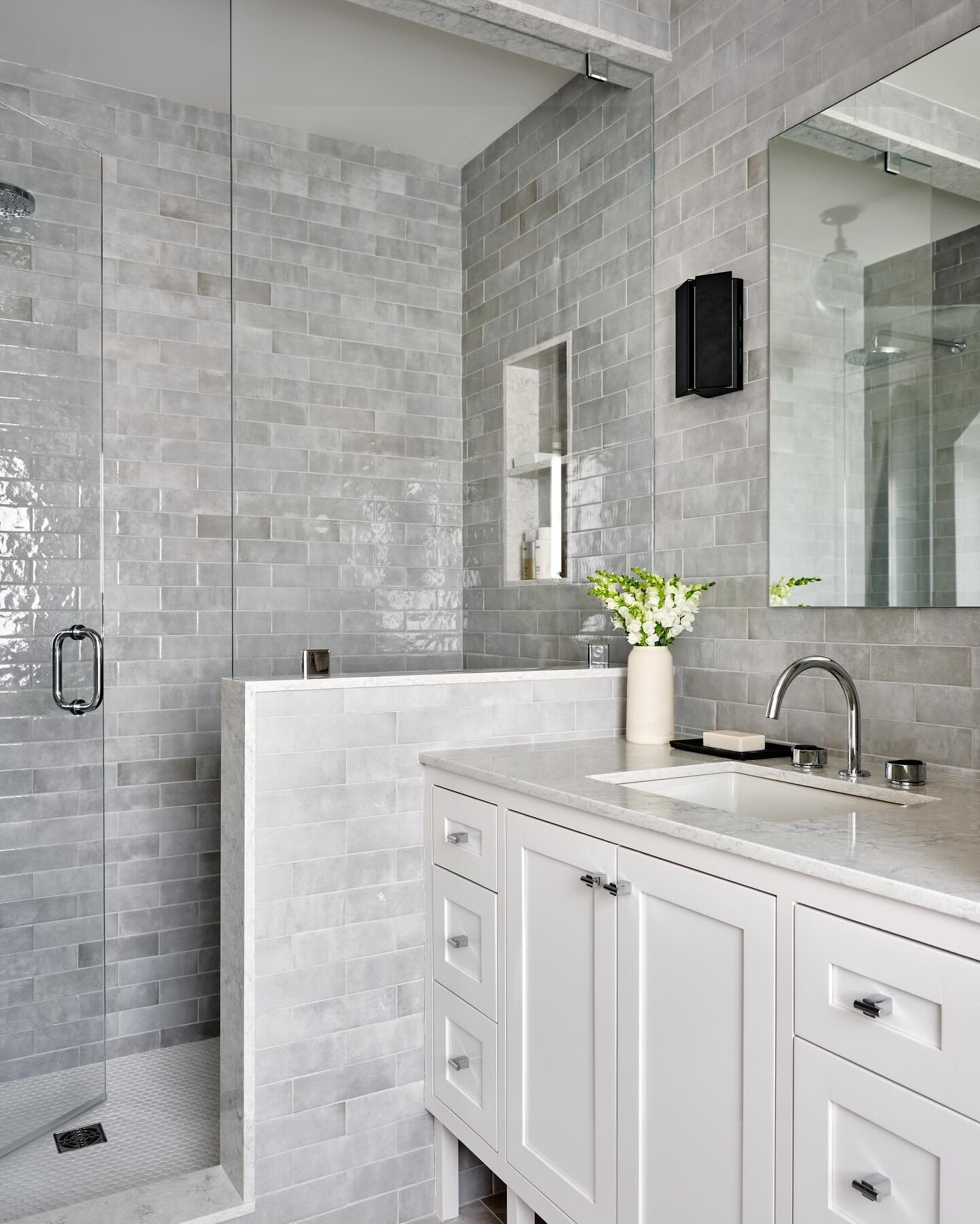 Rather than terminating this handmade tile at the shower jambs, we chose to have it flow into the rest of this guest bathroom for a seamless and calming aesthetic.
&bull;
📸: @readmckendree 
&bull;
&bull;
&bull;
Project Team: @dimauroarchitects @kand