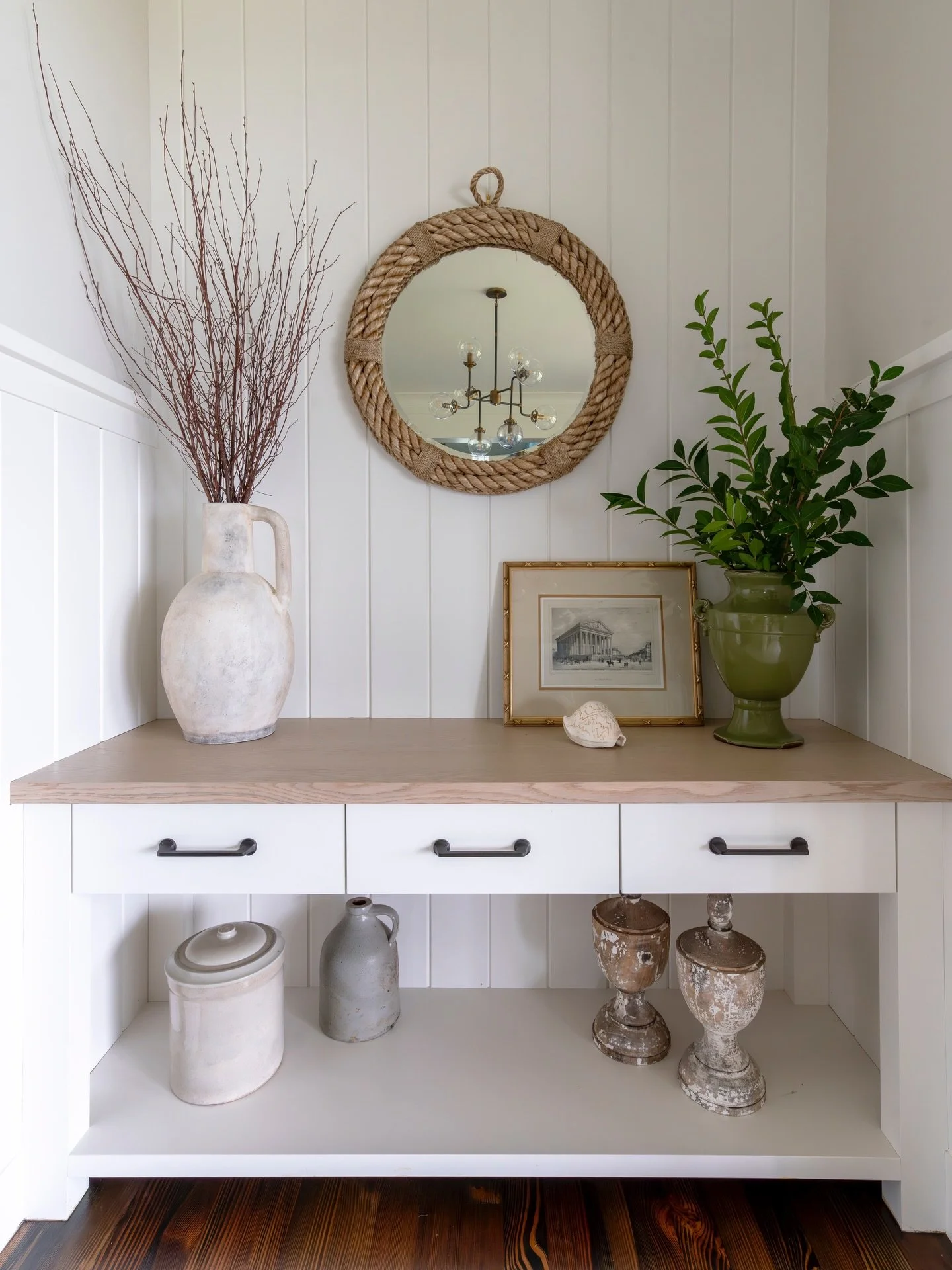 Light, grounded, and quietly coastal - an entry defined by texture, proportion, and a timeless New England sensibility. 

#interiordesign #foyerdesign #interiorstyling #coastalinteriors #newenglandhomes