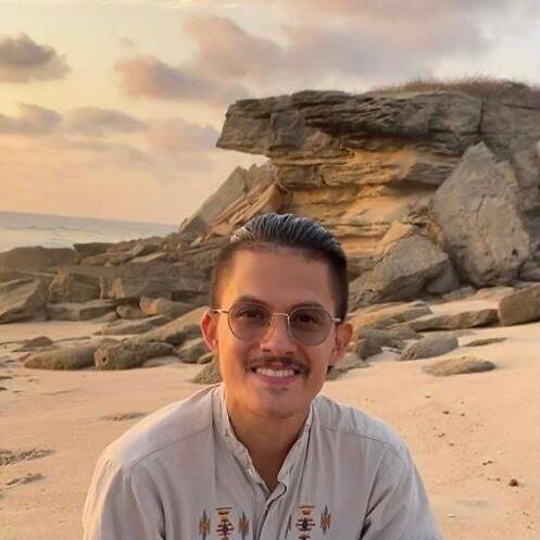 Kevin Sanchez - Ancestral Medicine in Latin America. 

Originally from Guayaquil, Ecuador, Kevin grew up in the city until he was 18 years old. He began traveling to different countries. Never convinced about the conventional Kevin was a rebel, alway