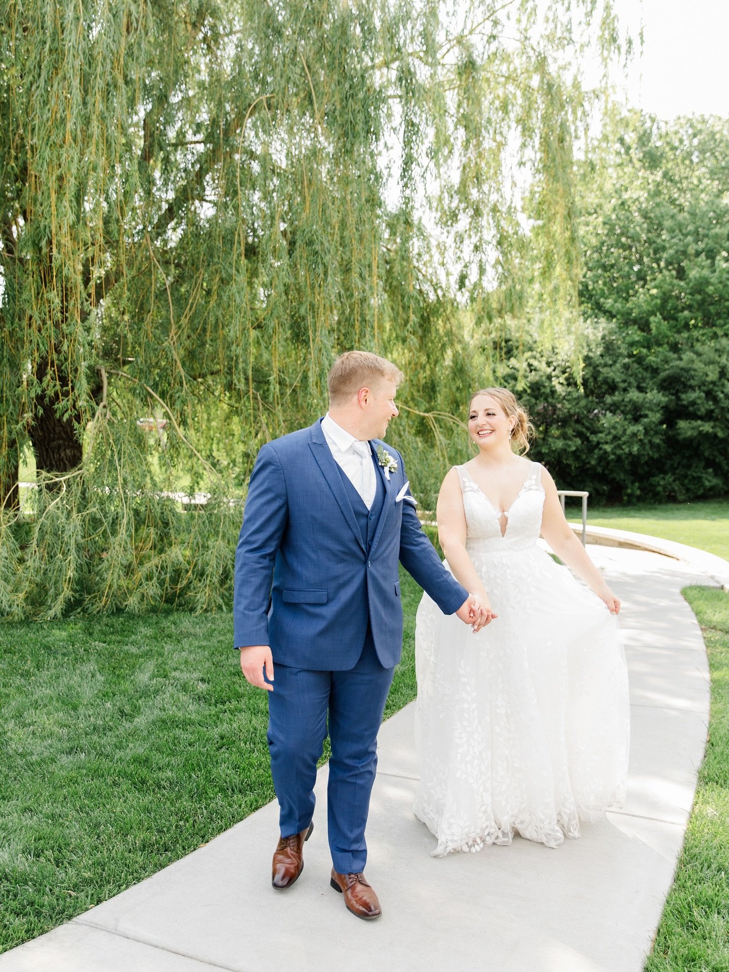 Introducing the Caseys! ✨

Sarah &amp; Nolan&rsquo;s day was filled with joy from start to finish. Surrounded by such a kind and fun crew of family and friends, it was such a lovely celebration for this sweet couple. I&rsquo;m grateful I got to be a 