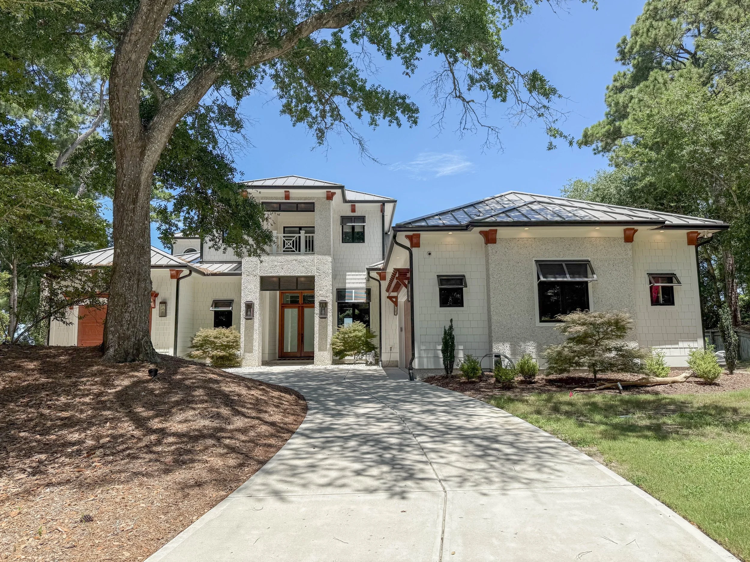 Oakleaf Front Exterior 2.jpg