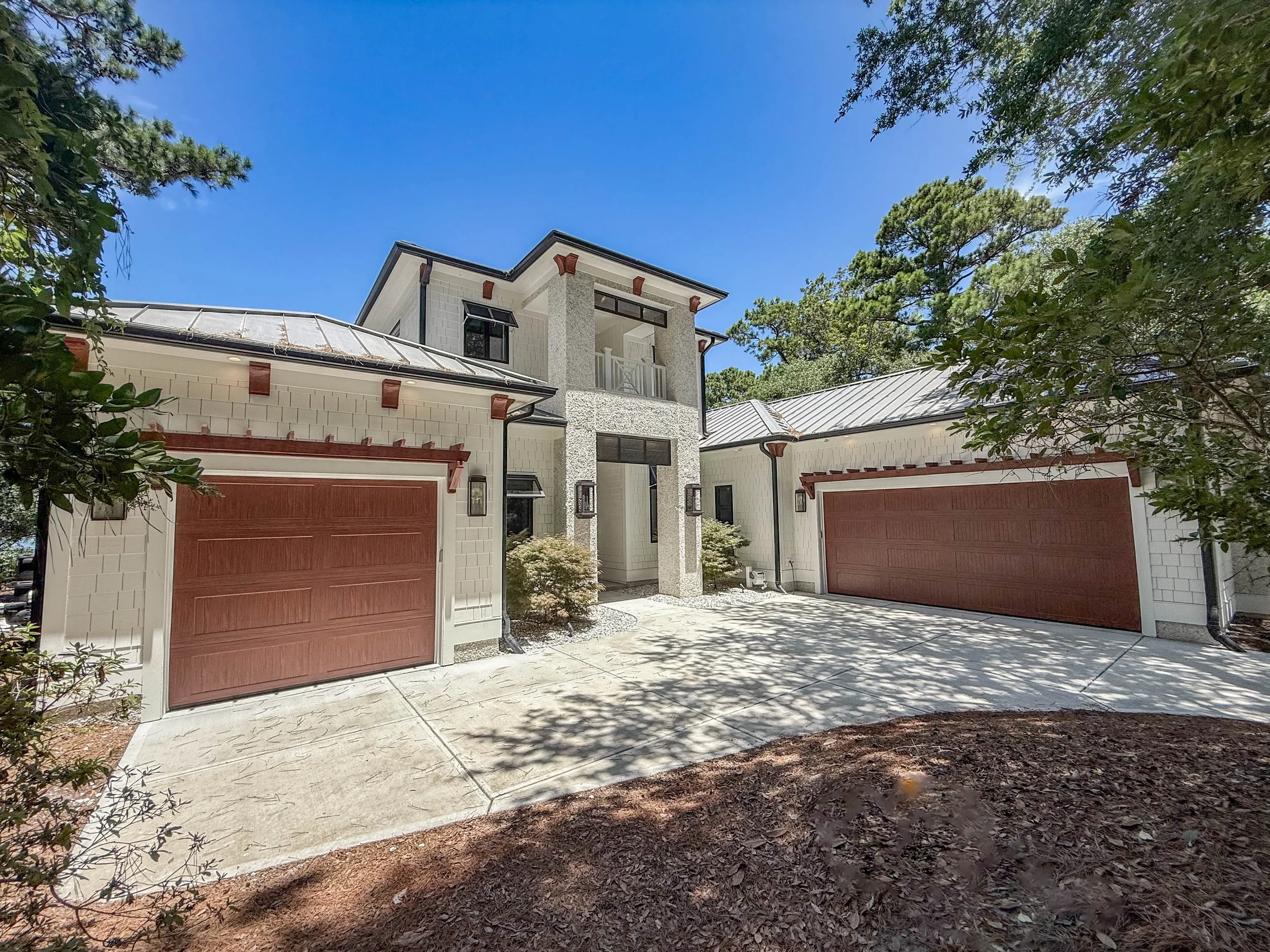 Oakleafe Front Exterior.jpg