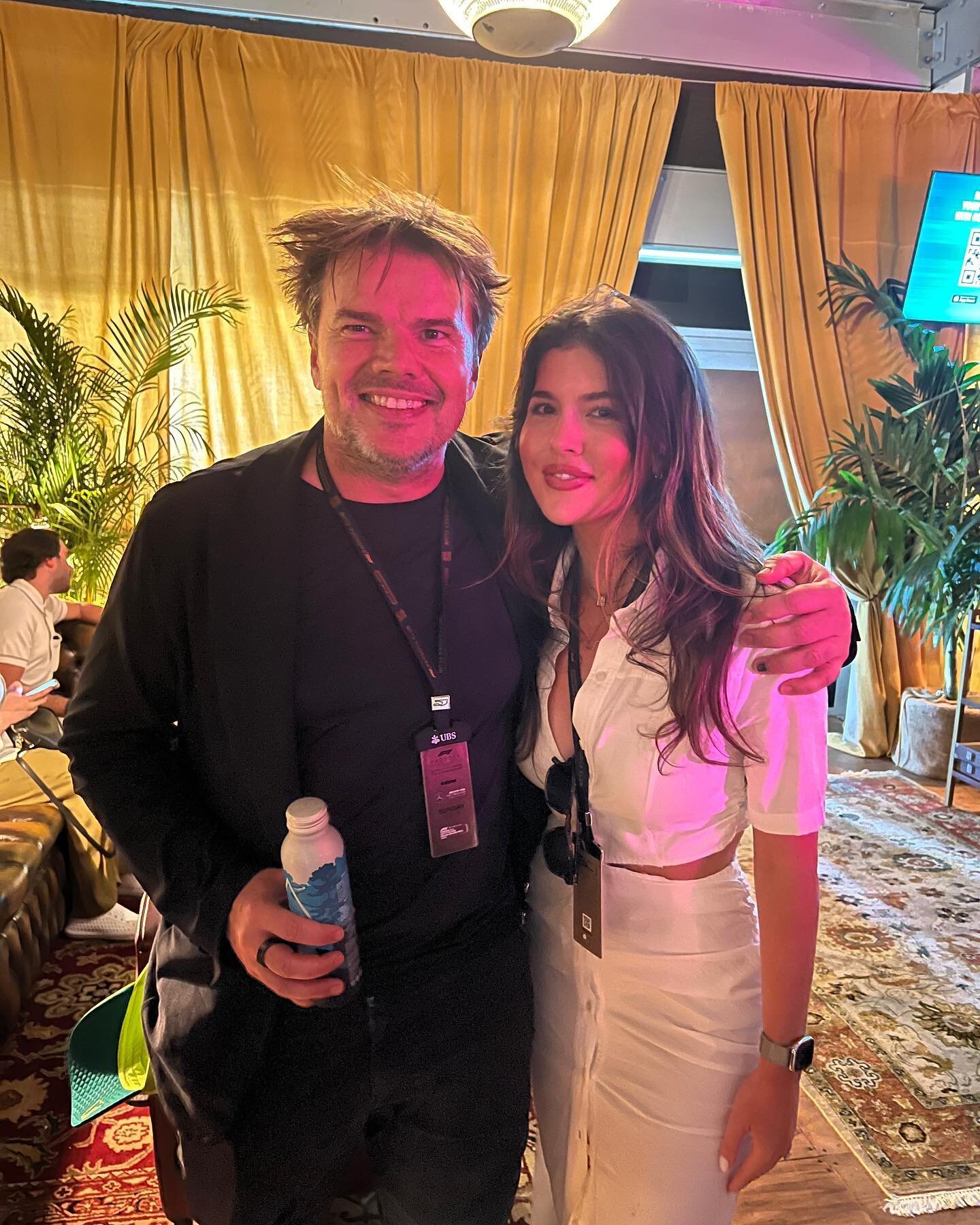 🏎️🏢 A meeting of architectural minds at the Miami Formula 1 race! Up and coming architect, Amanda Bonvecchio, had the honor of meeting the world-renowned architect Bjarke Ingels, founder of BIG. 🌍🌿

Miami has become a hub for modern architecture,