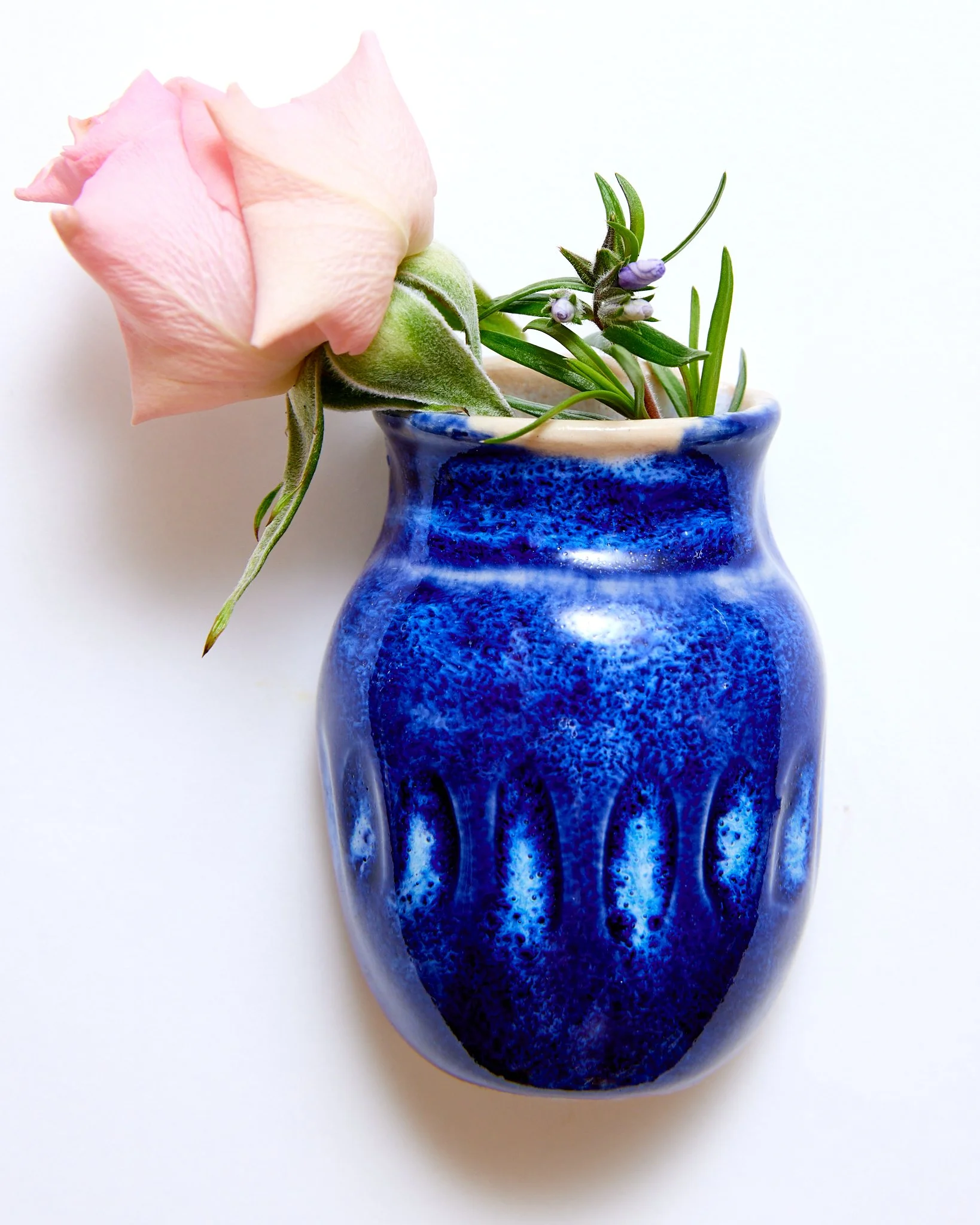 BeaumontStudios-Spring2026-MiniMagnetFlowerVases_446.jpg