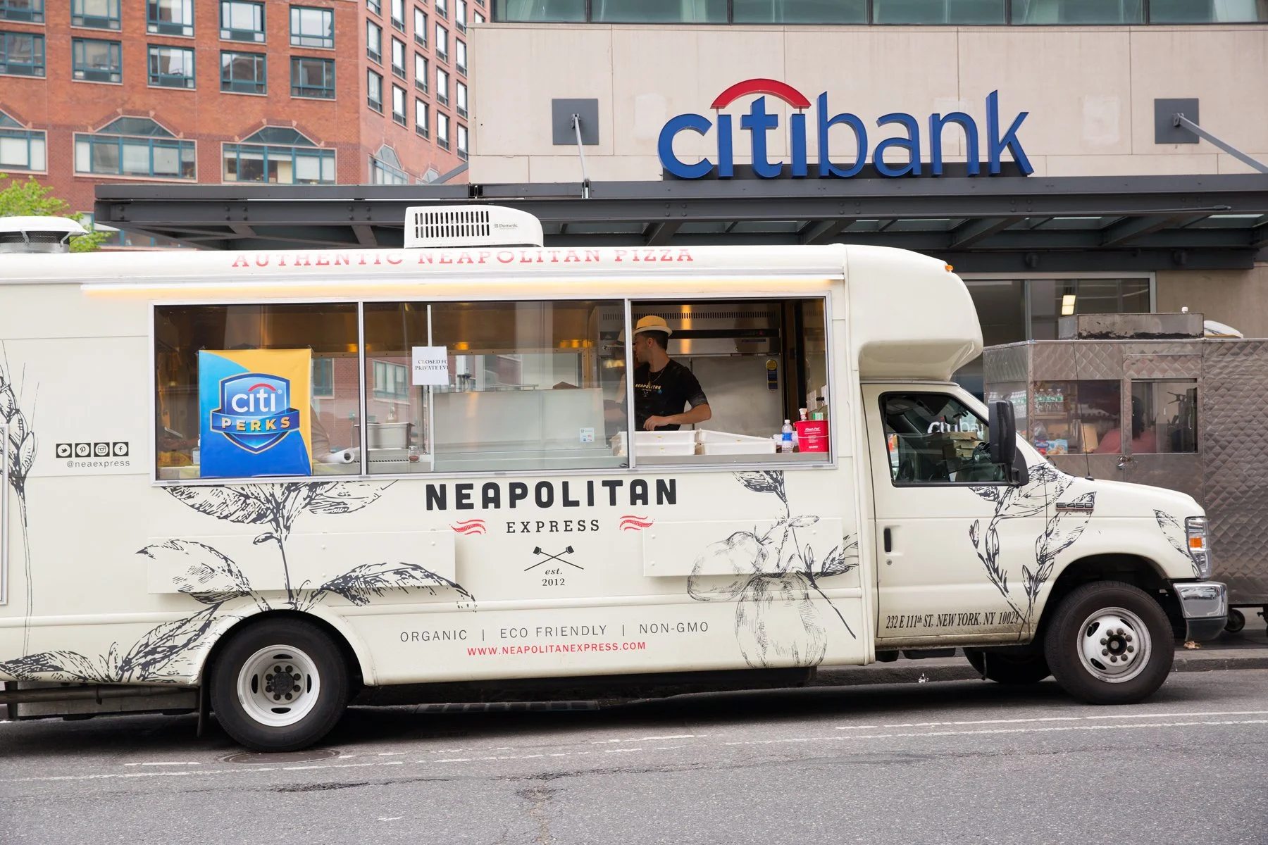 05_06_15CitibankPizzaTruck041.jpg