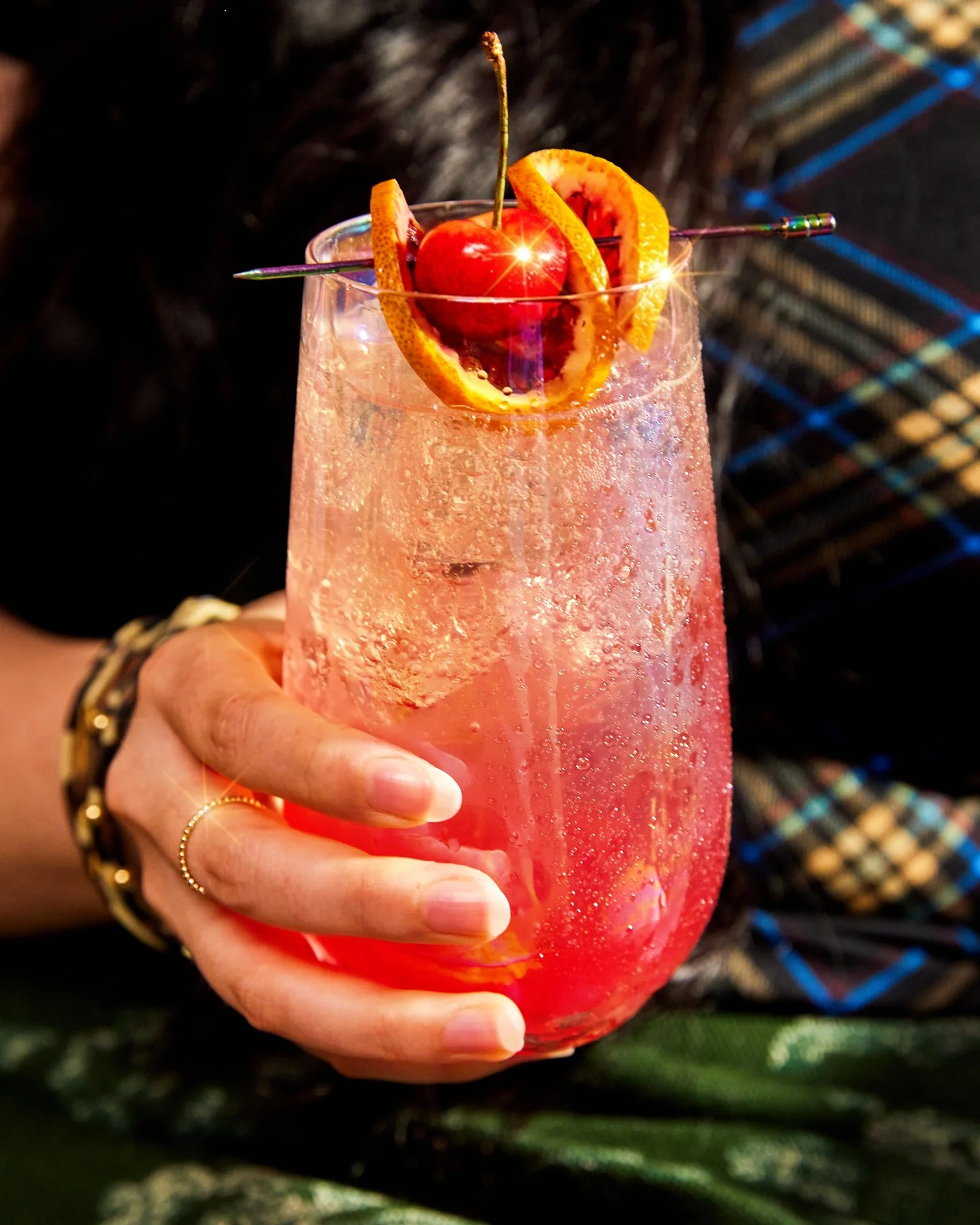 Lifestyle_CouchCocktails_214RT.jpg