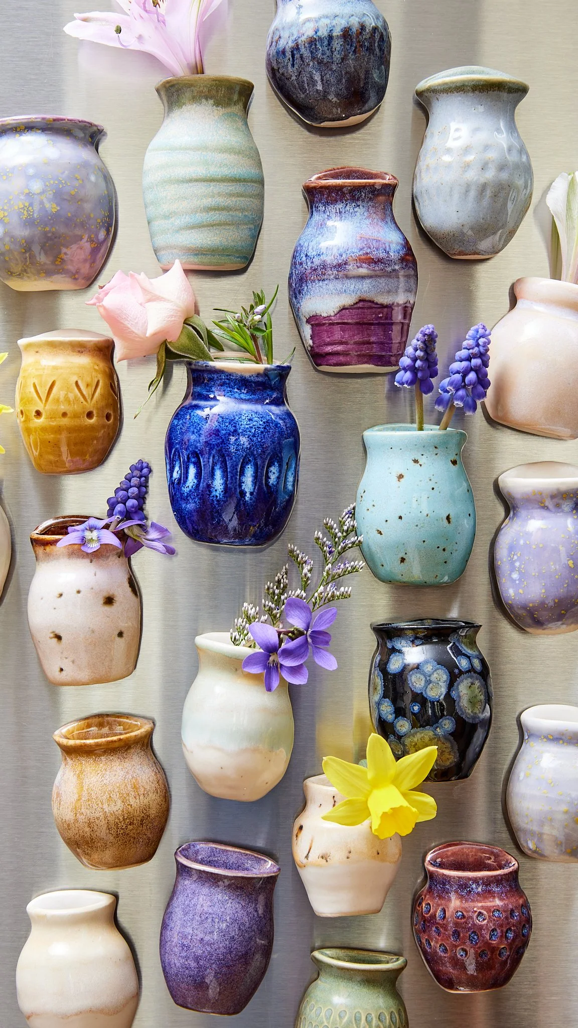 BeaumontStudios-Spring2026-MiniMagnetFlowerVases_406.jpg