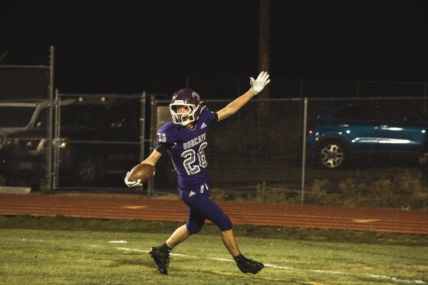 Love this moment!!
@gabe_oberg19's amazing touchdown! @harr.yoberg on defense!! 
And, @danoberg &amp; @peggaann in town to see them play! Go Bobcats! 💜🏈