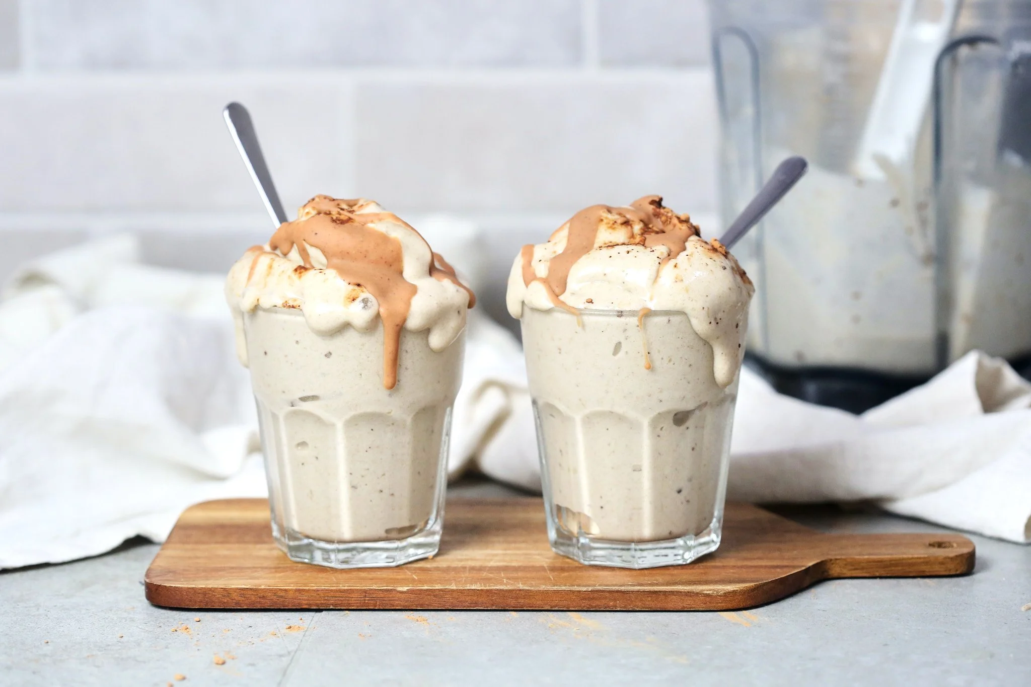 Bananaís með carob og karamelluhjúp