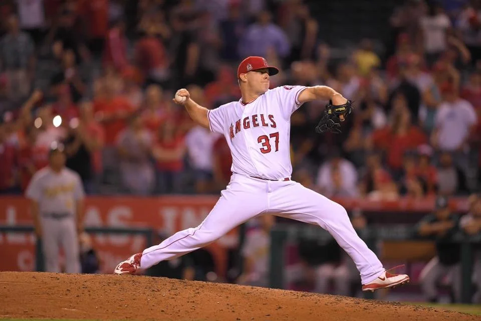 Strike ‘Em Out! Here’s How To Avoid Pitcher’s Elbow