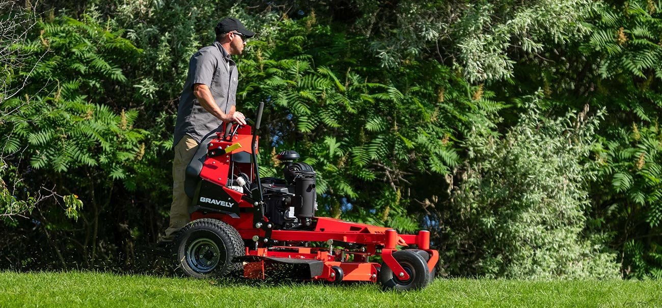 gravely-pro-stance-stand-on-mower-3.jpg