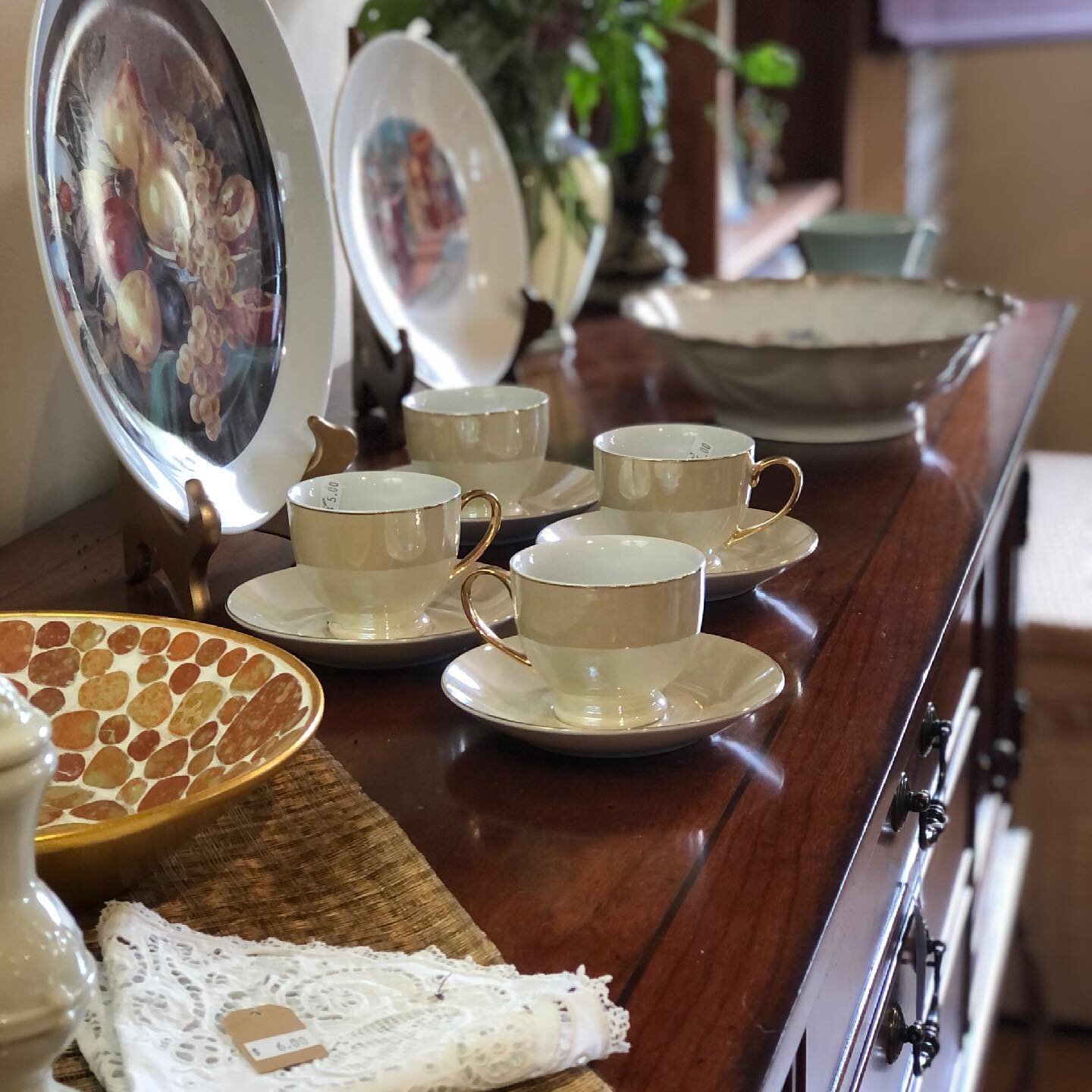 50% off everything on Memorial Day Monday! 10:00-4:00 come on by! 

#sale #thrifting #thriftingmonterey #thriftingsale #thriftingcarmel #thriftstorefinds #thriftstore #thriftstorescore #carmel #carmelbythesea #carmelcalifornia #monterey #montereybay 