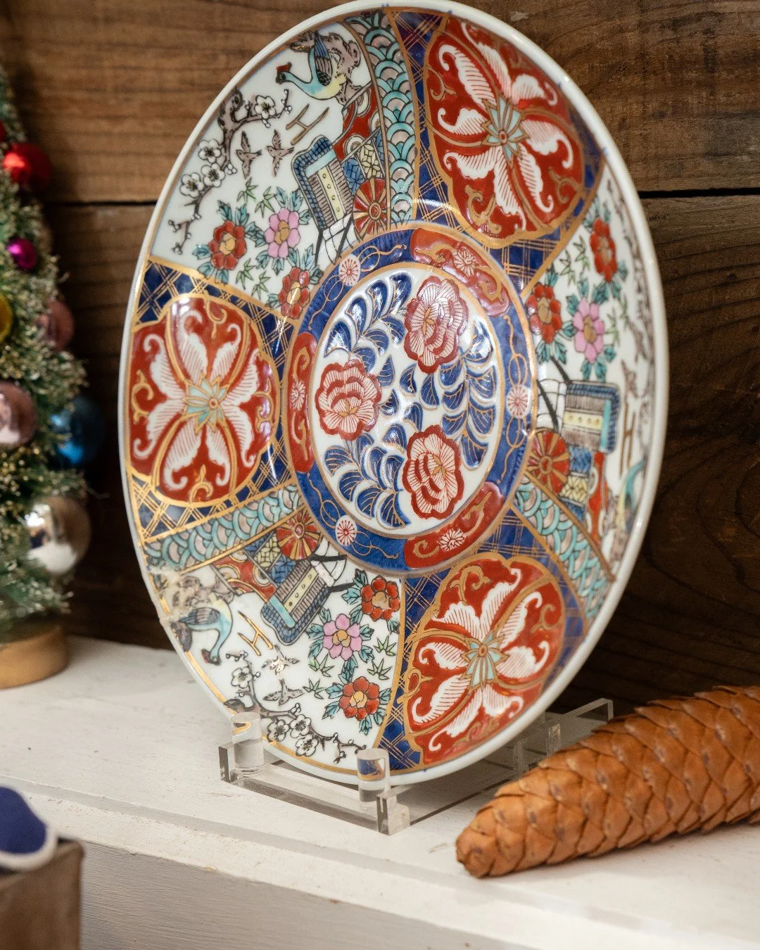 Skip the big box stores and discover something meaningful this holiday season. From festive d&eacute;cor to unique gifts, every item at Joining Hands Benefit Shop carries a story&mdash;and every dollar supports programs that uplift our community. Vis