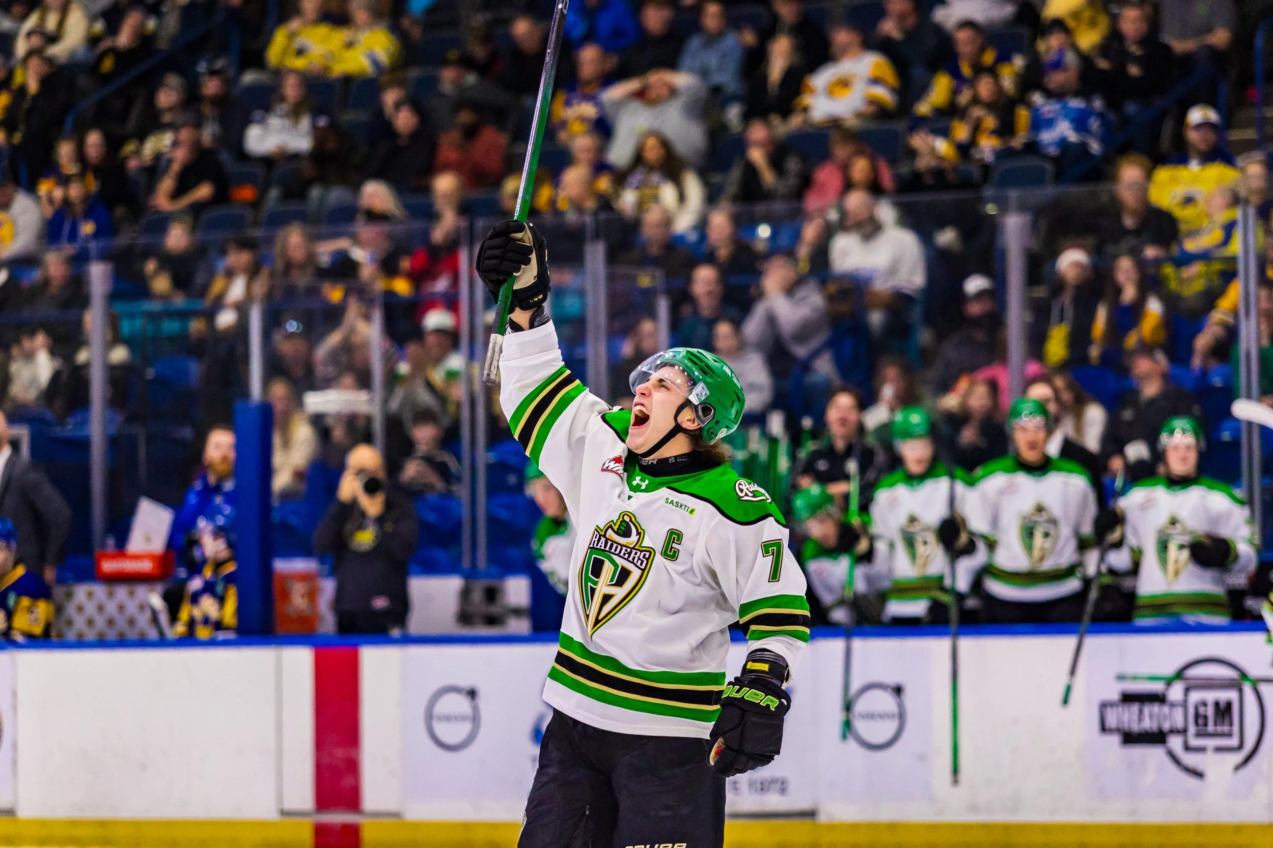Raiders_Blades_121425-31.jpg