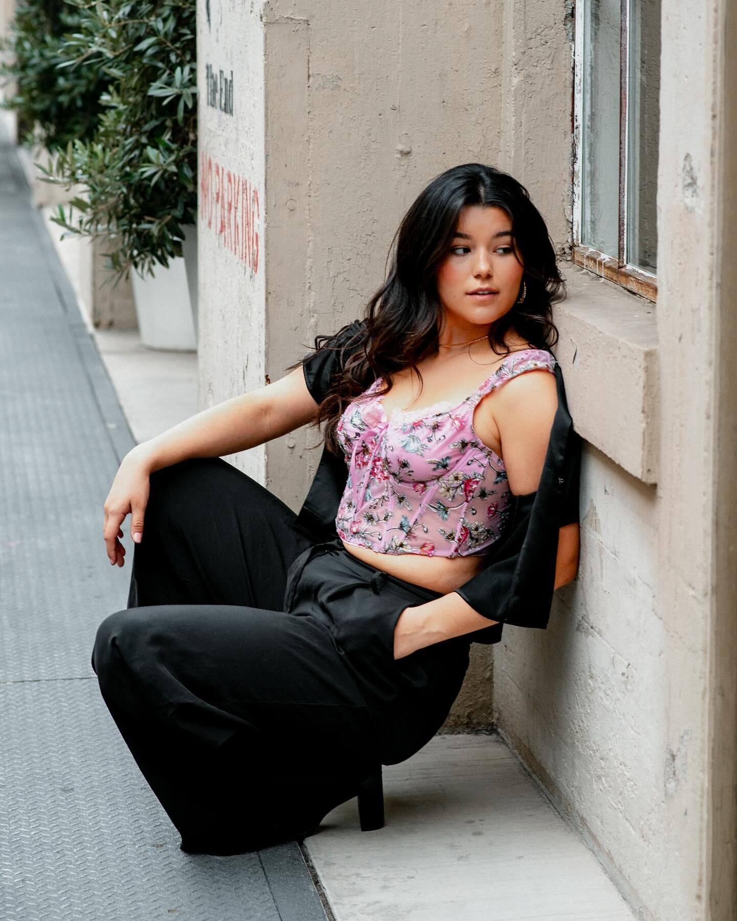 Snuck some photos at the Row 🩵

#photography #photographer #photoshoot #lightroom #laphotographer #ocphotographer #therow #dtla #portraitphotography #portraits #nikon #nikonphotography
