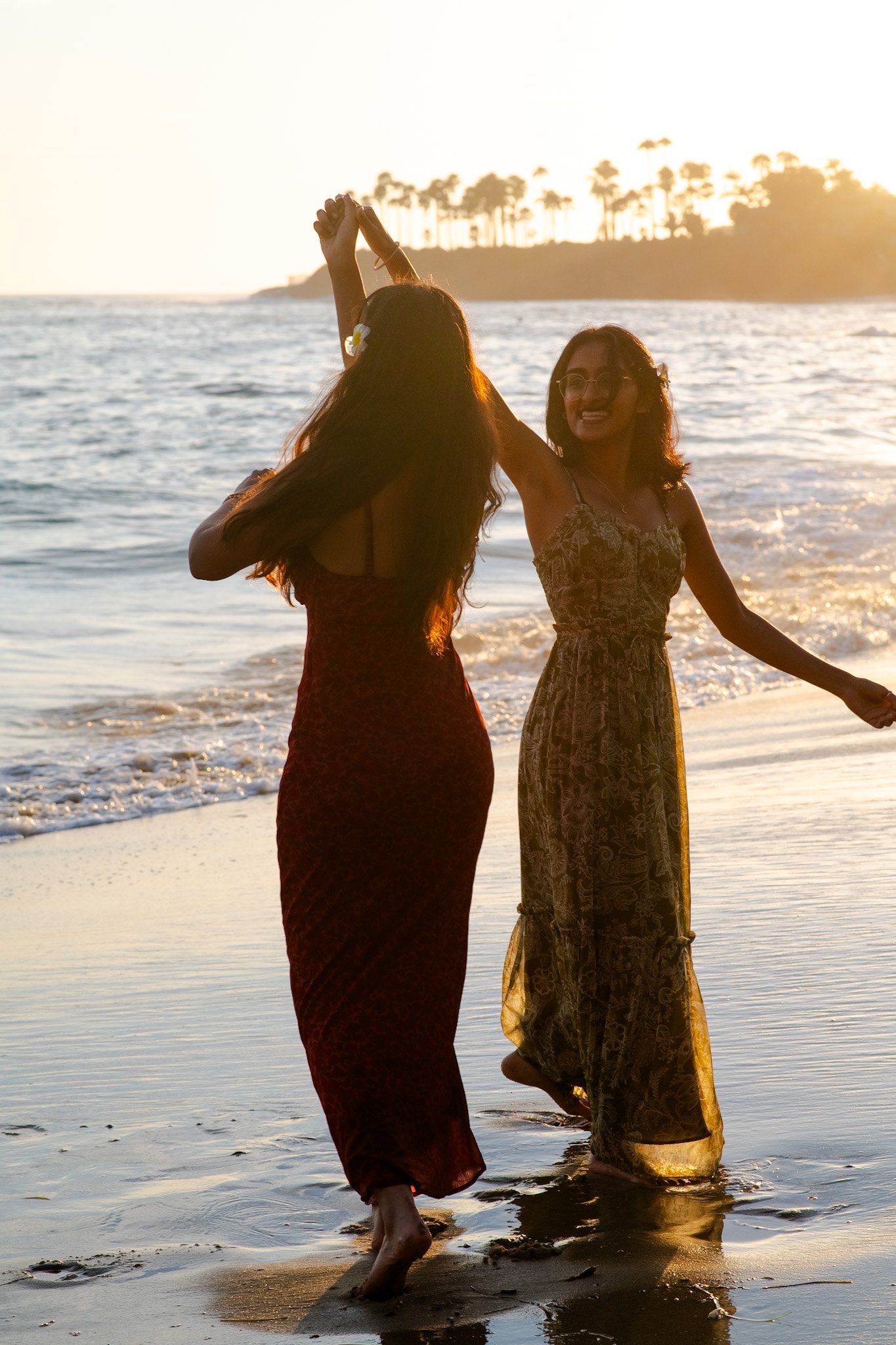 TanviEera-laguna-Beach-sister-portaits-59.jpeg