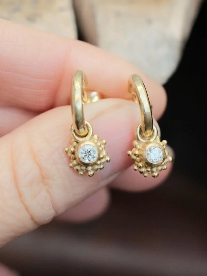 18ct Yellow Gold Diamond Cluster Hoops ✨ I love hearing the stories behind your purchases. This pair was bought for a clients wife&rsquo;s 60th birthday celebrations. The perfect pair of classic earrings, and my favourite part is that you can remove 