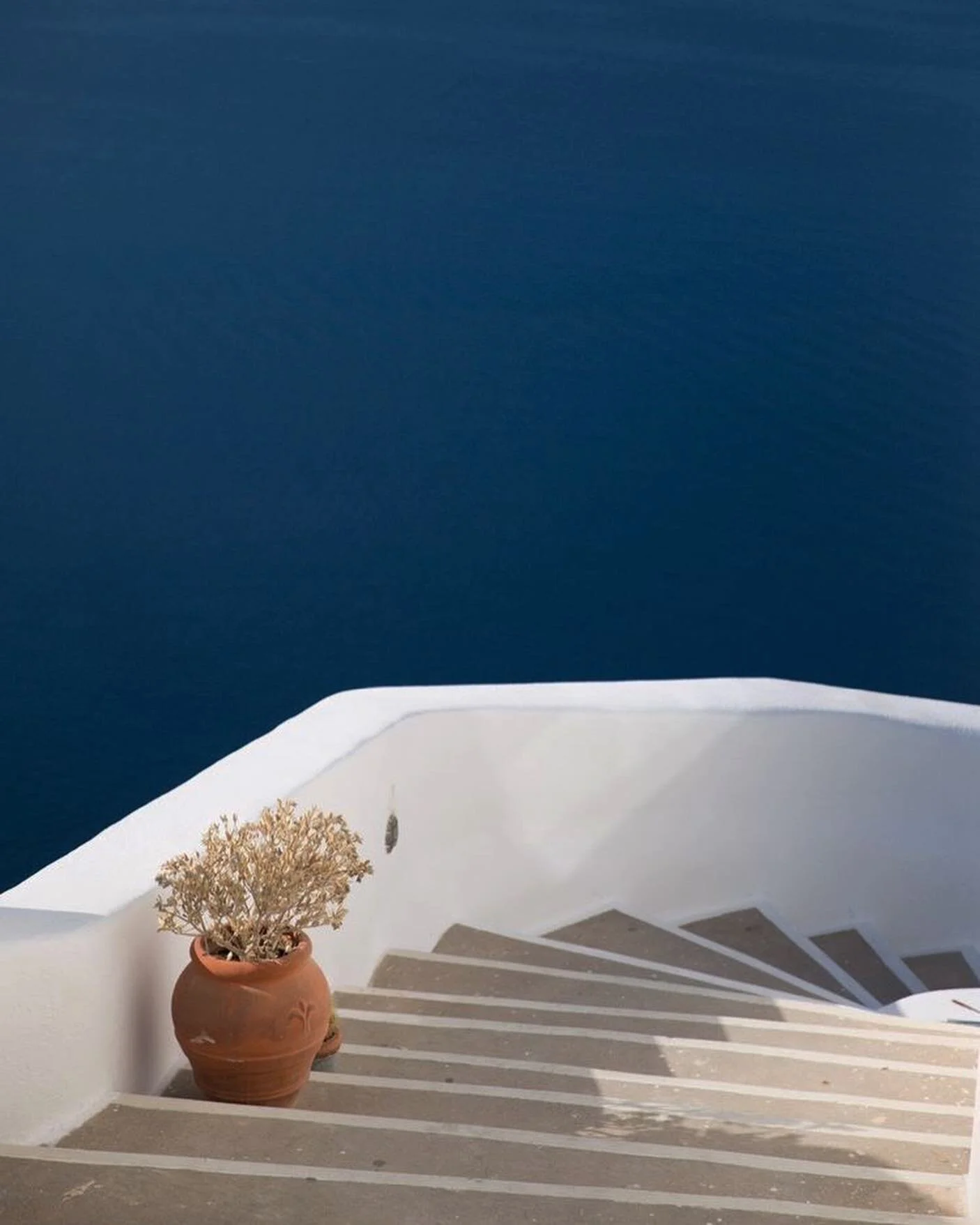 Time to unwind and recharge
Embrace the bliss of the weekend 🤍
&mdash;&mdash;

#curatedbycho
#independentdesigner
#athleisure
#summer2023 
#wellness #luxury #vacation #holiday #staysalty #sunandsea #endlesssummer #mediterraneanvibes #beautifuldestin