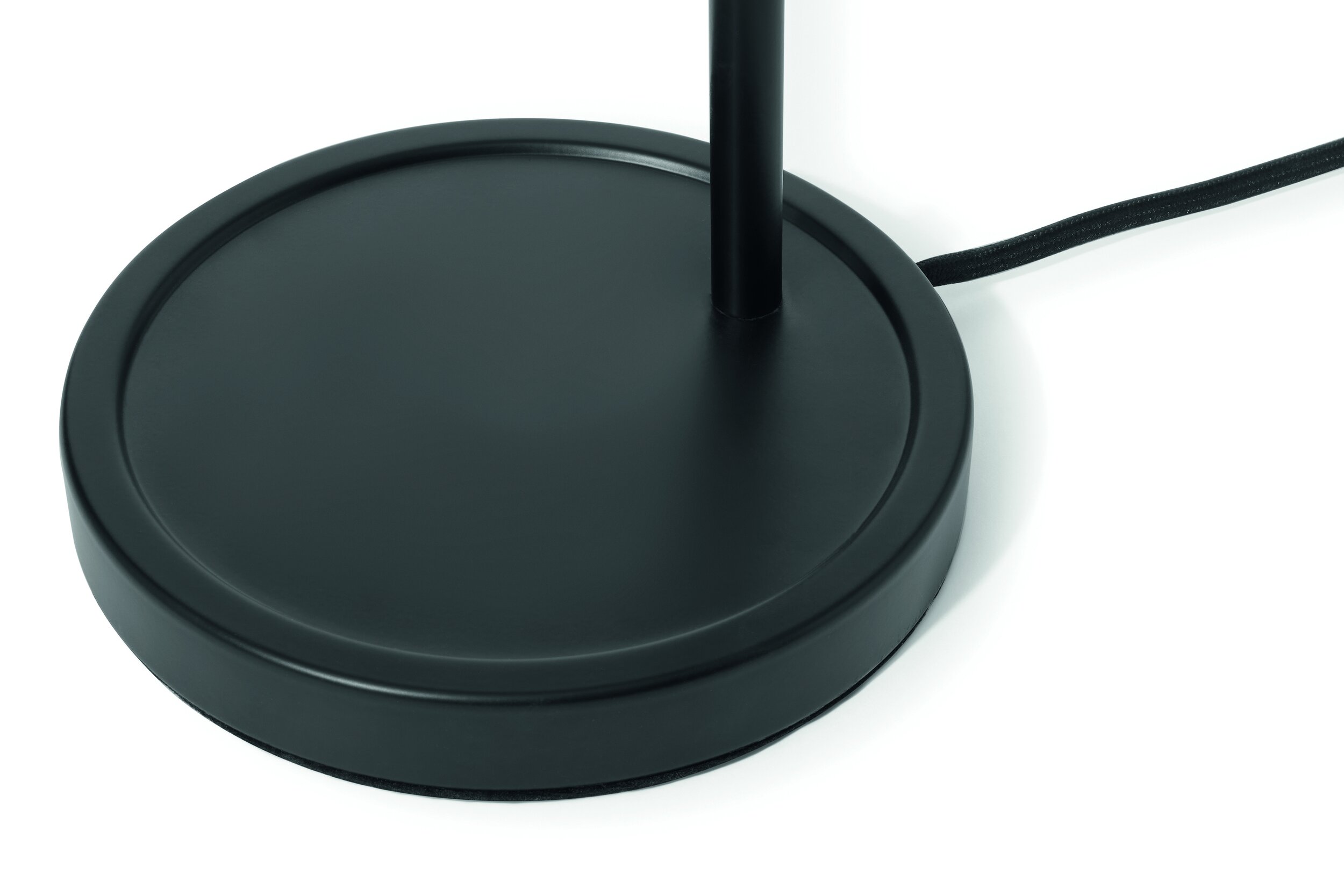 TLPLEN002BLK-UK_Lens-Table-Light-Black-Smoke-Glass_LB06_DT_PR.jpg