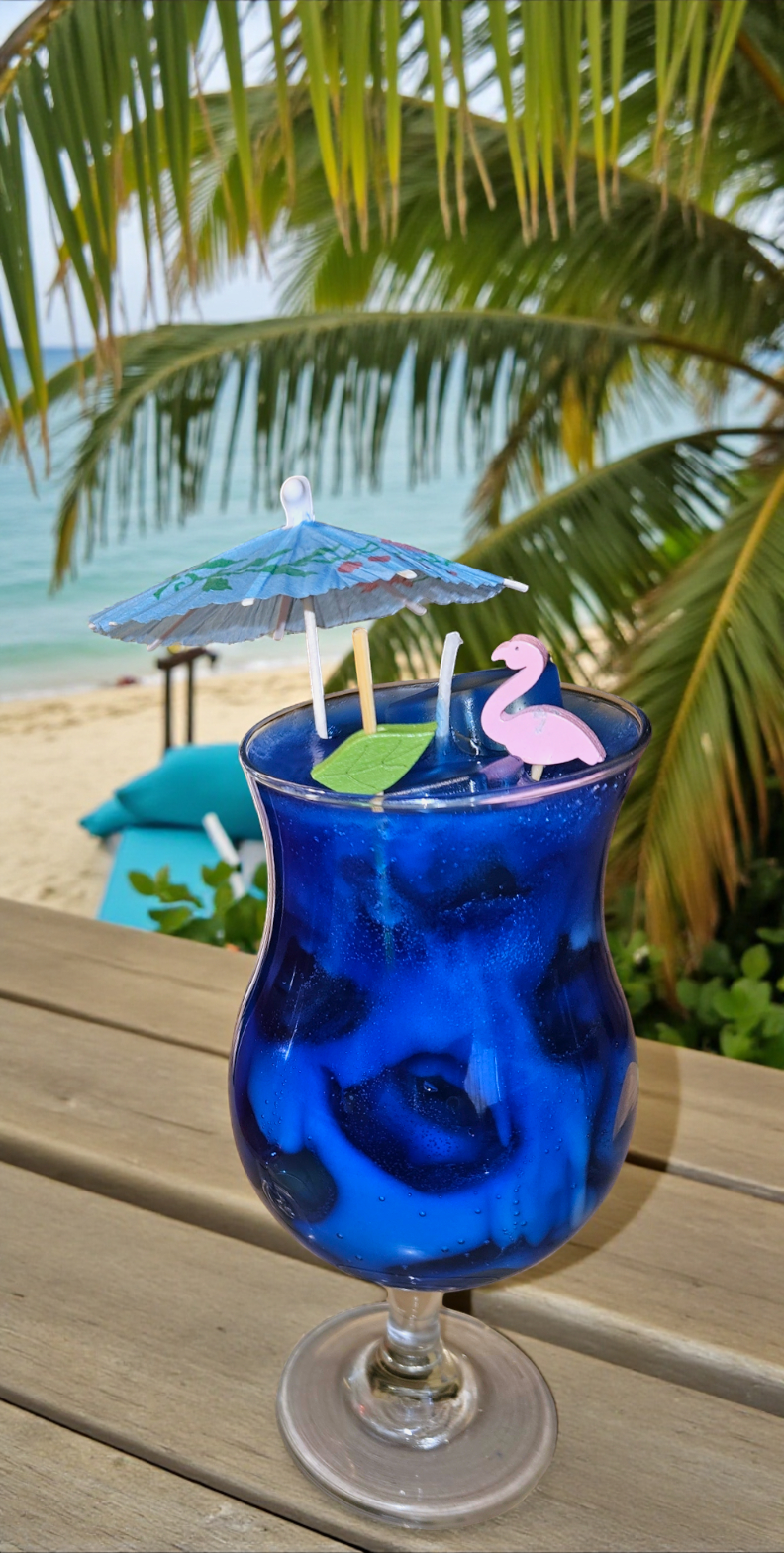 Tropical Drinks -Blue Hawaiian.png