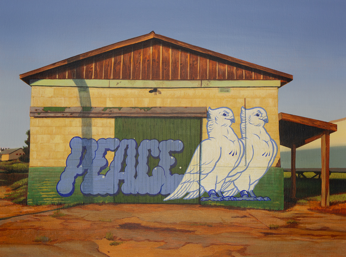 Peinture sur canvas par l'artiste Shane hello représentant une cabane rurale au coucher du soleil peinte d'un graffiti bleu « PEACE » et de deux colombes.