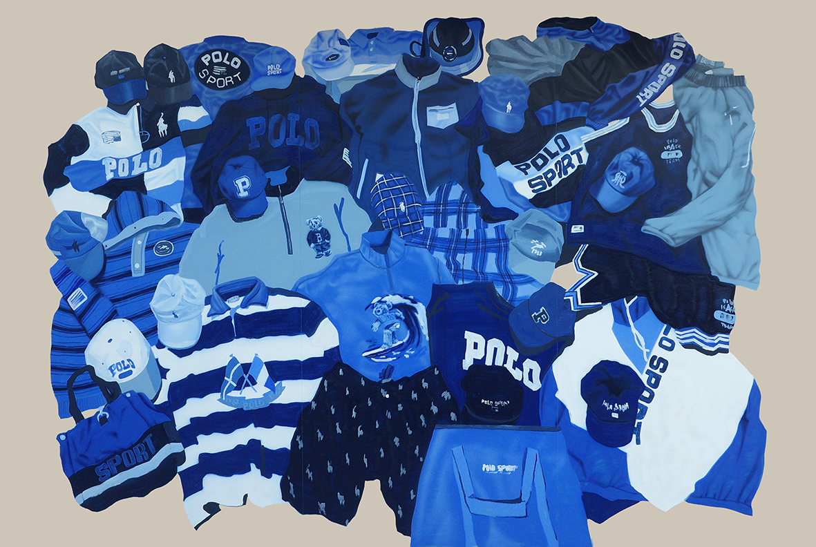 Peinture à l'huile pop art par Shane Hello représentant une accumulation de vêtements vintage Polo Ralph Lauren et Polo Sport aux nuances de bleu, marine et blanc. La composition rassemble des casquettes, sweat-shirts, polos rayés, vestes, shorts et 