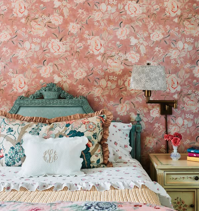 hoh-wallpaper-peony-blush-bedroom.png