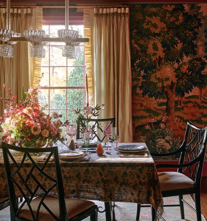 hoh-wallpaper-left bank-multi-dining room.png