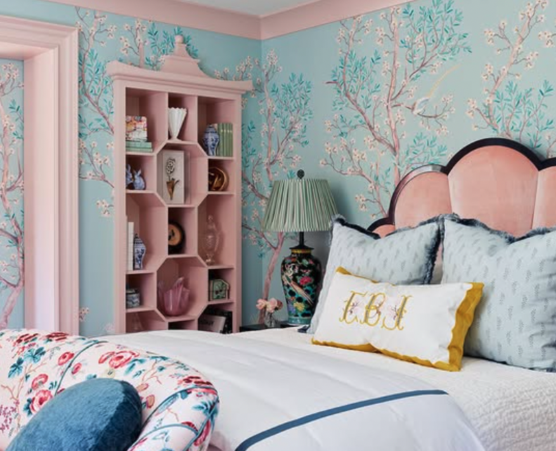 hoh-wallpaper-hillside original-bedroom.png