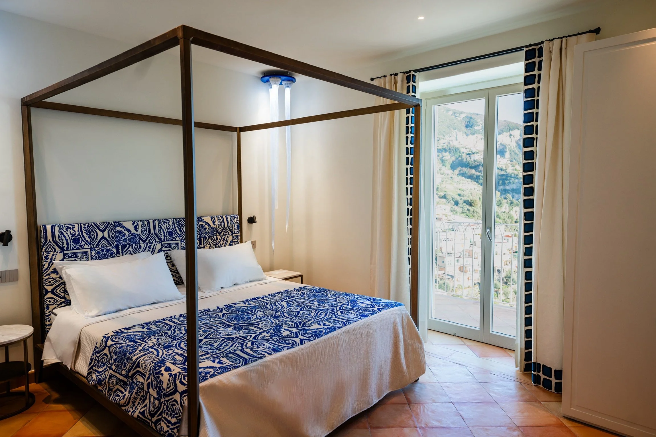 THE V “Zagara” 2.JPG