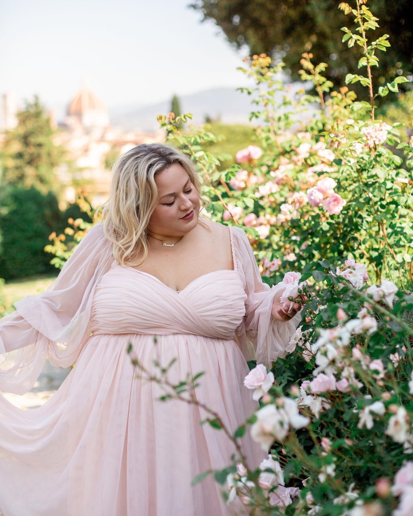 This time last year in an Italian rose garden&hellip; 🥰
⠀⠀⠀⠀⠀⠀⠀⠀⠀
Grateful that God speaks to me in ways that are personal. He knows what makes my heart come alive and shows up in those details. Overcome again by his kindness. 🩷
⠀⠀⠀⠀⠀⠀⠀⠀⠀
⠀⠀⠀⠀⠀⠀⠀⠀⠀