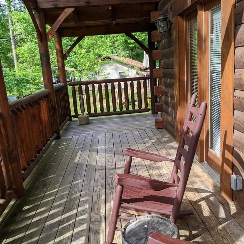 On the Road with Rosalyn, Gatlinburg, TN! Guest Post!