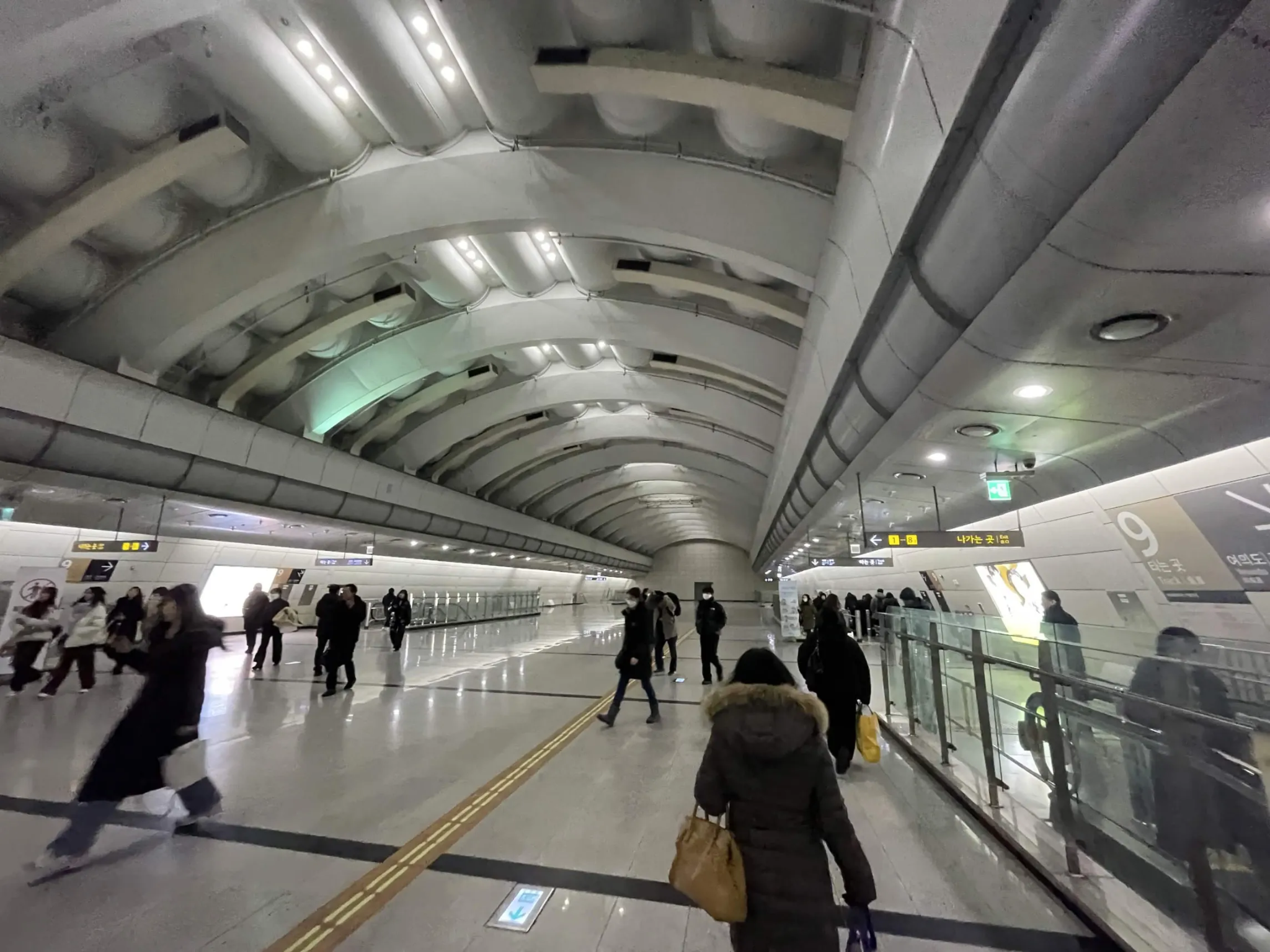 Interior of the Express Bus Terminal station on Seoul’s Line 9, which is mere feet beneath an existing metro station.